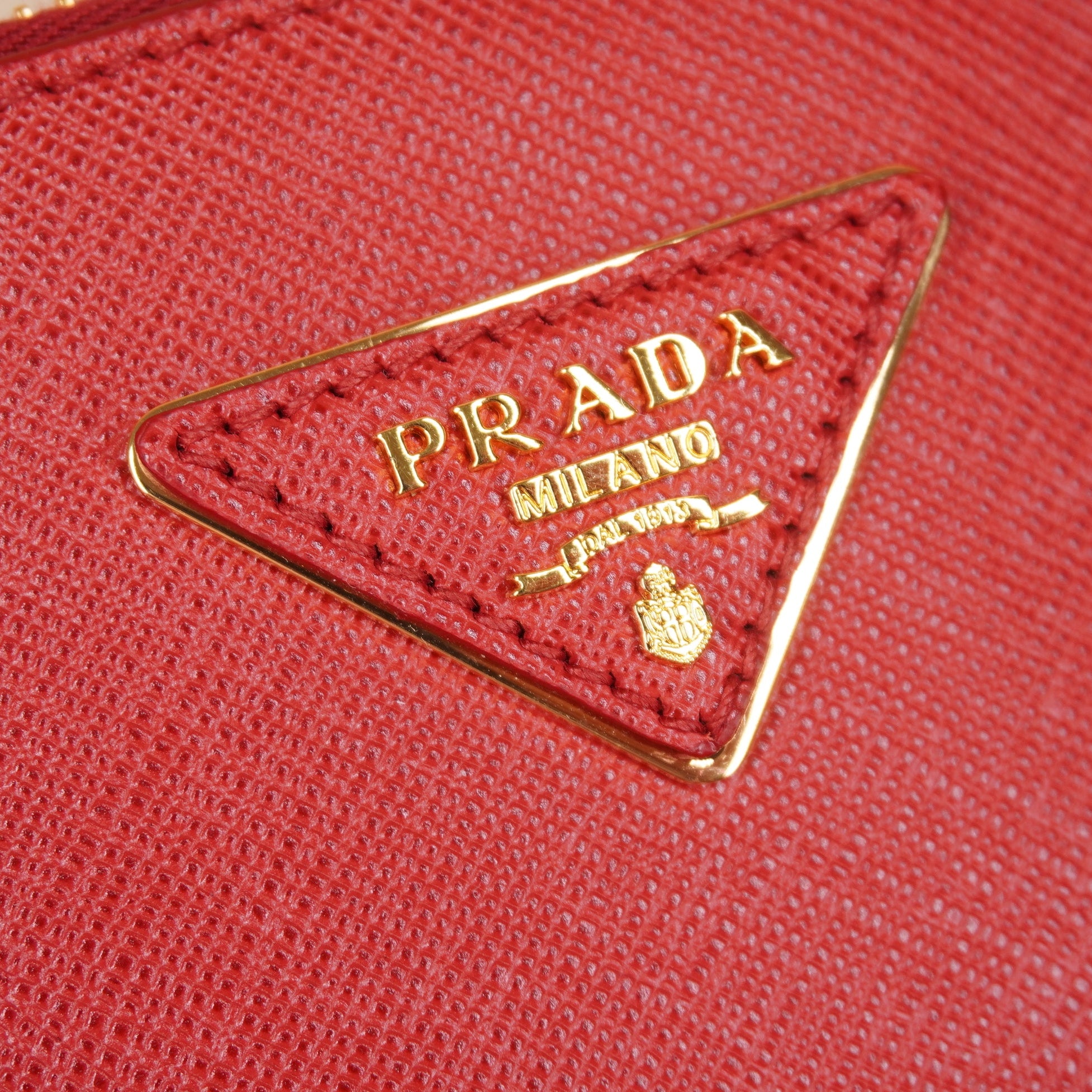 PRE-OWNED Red Saffiano Medium Galleria Double Zip Tote Fuoco