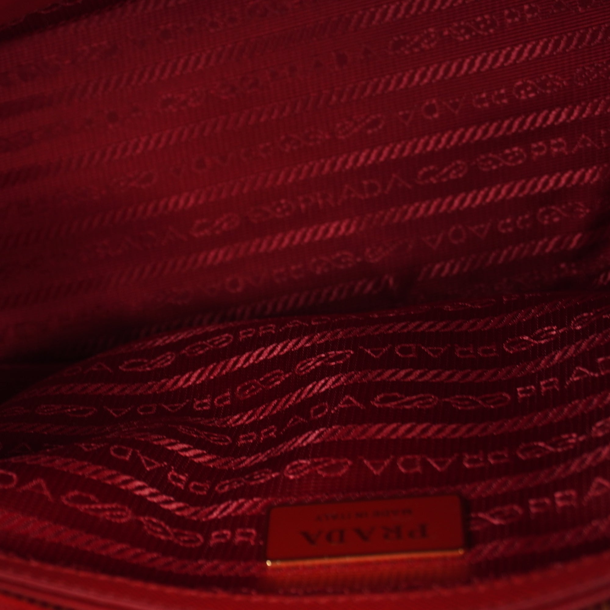 PRE-OWNED Red Saffiano Medium Galleria Double Zip Tote Fuoco