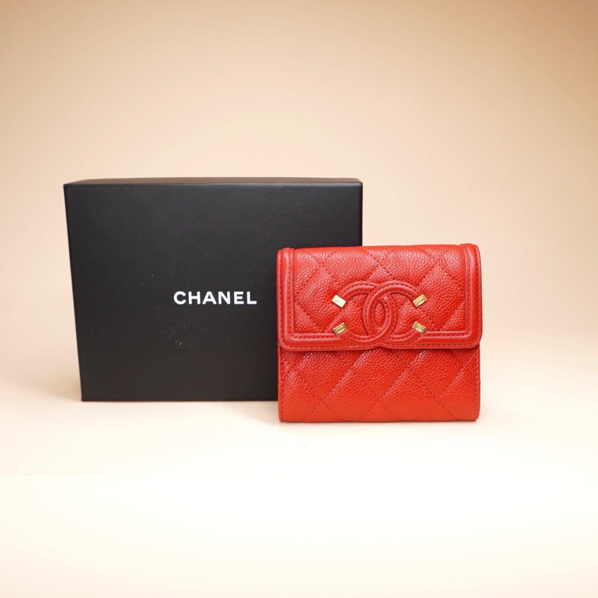 PRE-OWNED CC Tri-fold Red Figurine Compact Wallet Caviar Skin