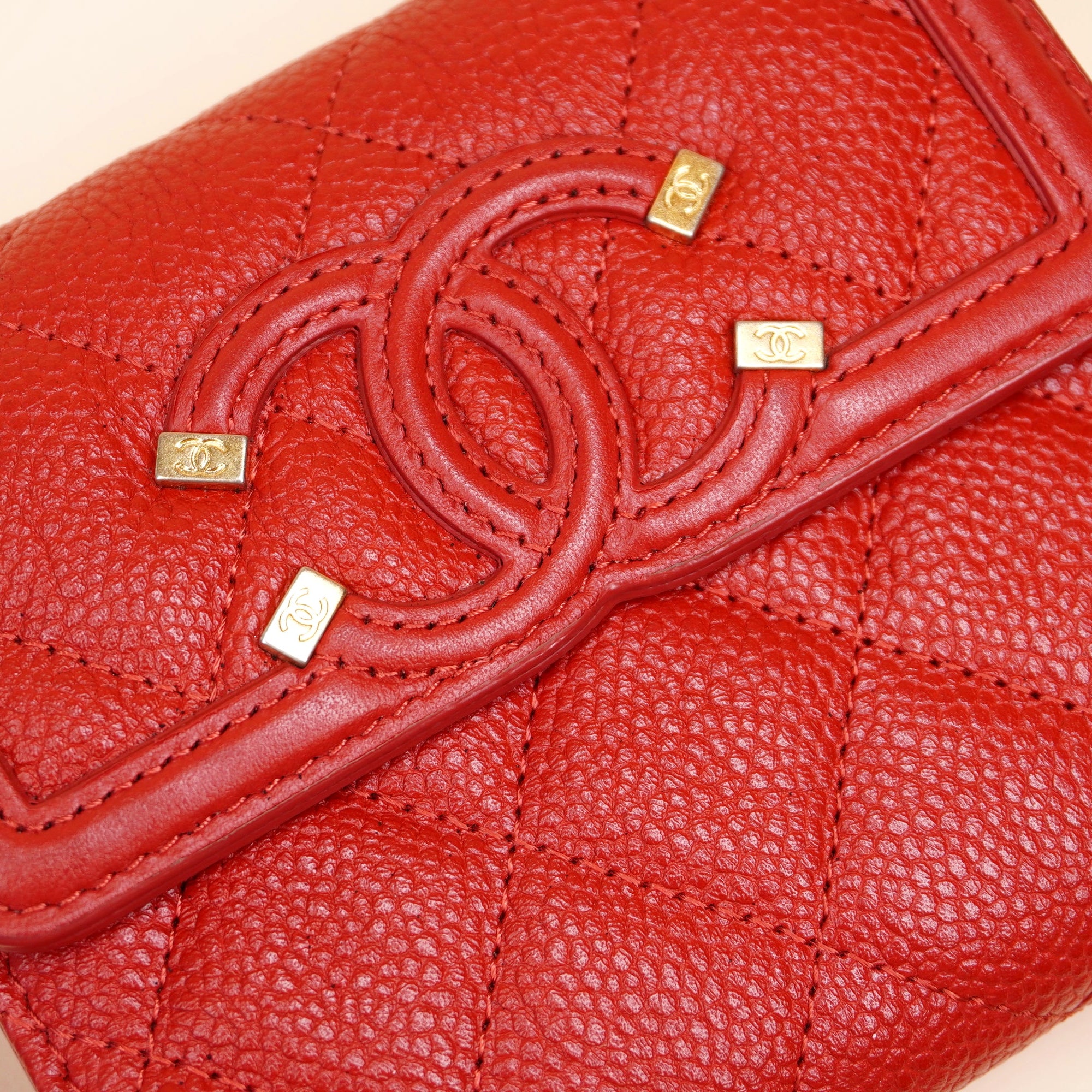 PRE-OWNED CC Tri-fold Red Figurine Compact Wallet Caviar Skin