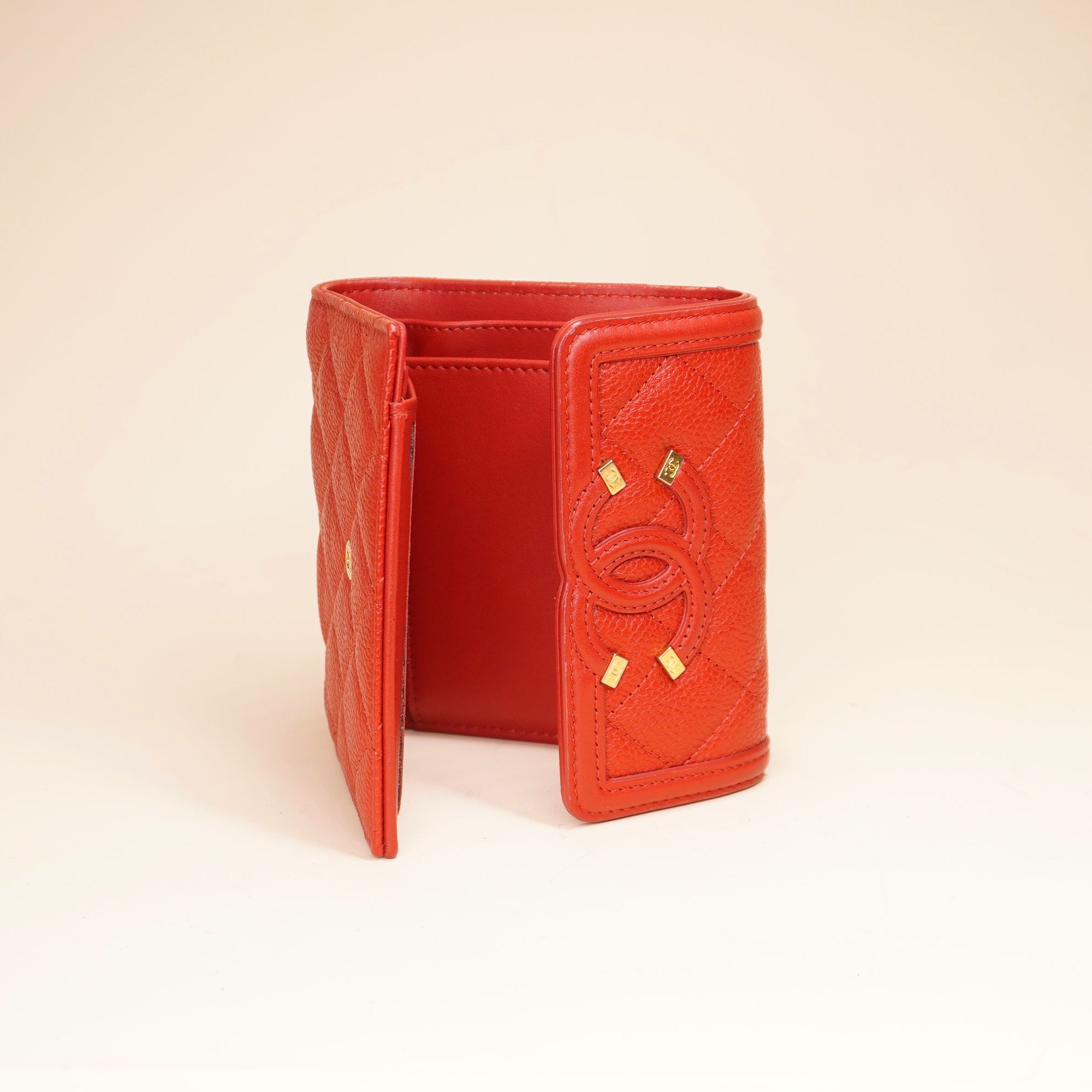 PRE-OWNED CC Tri-fold Red Figurine Compact Wallet Caviar Skin