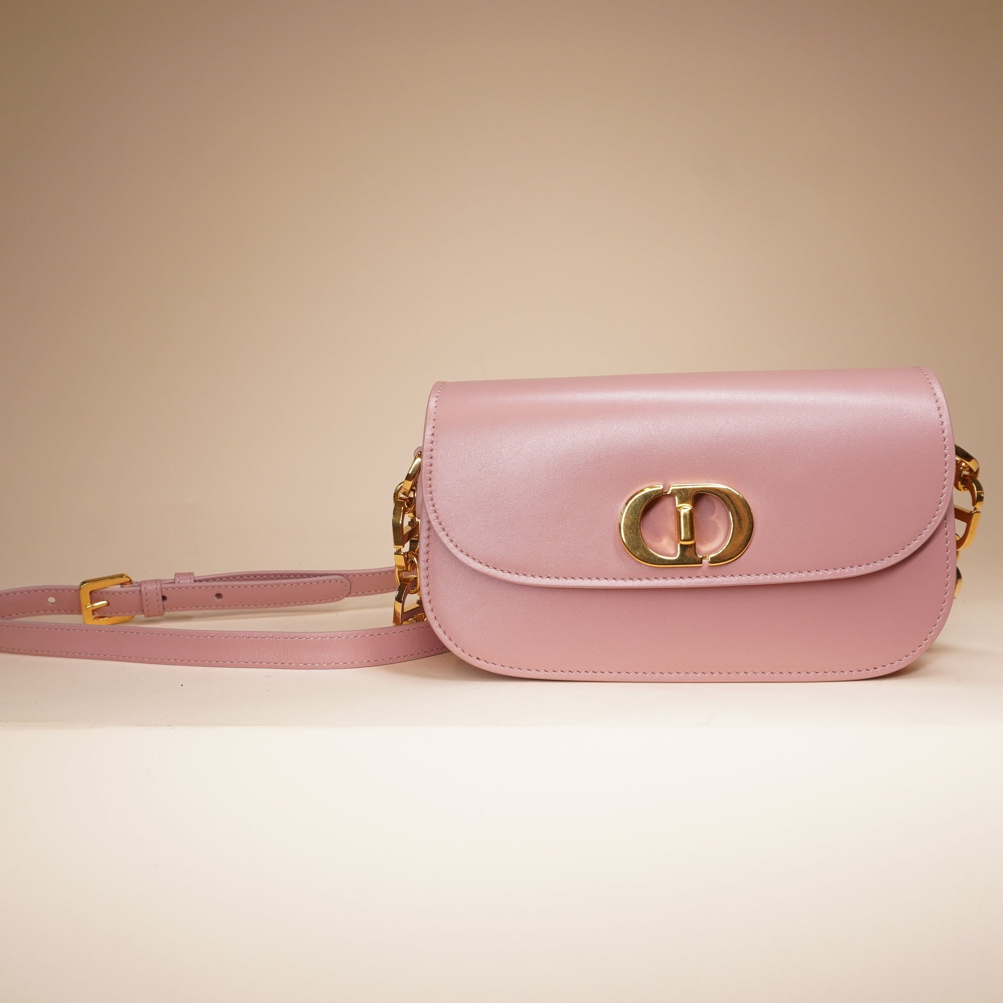 PRE-OWNED Leather Ligth Pink 30 Montaigne Shoulder Bag
