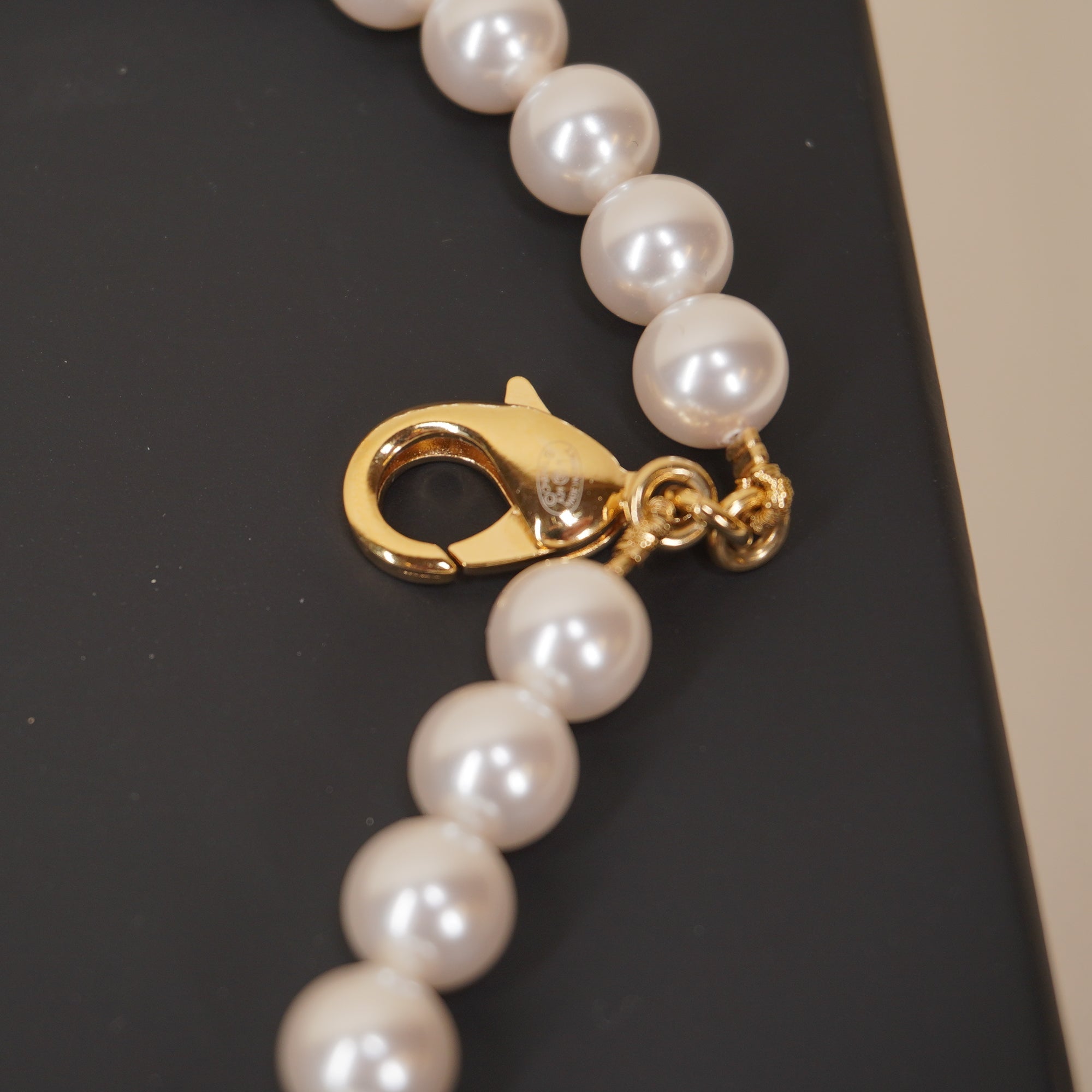 PRE-OWNED Faux Pearl Belt Double-Strand Heart and interlocking CC logo charm