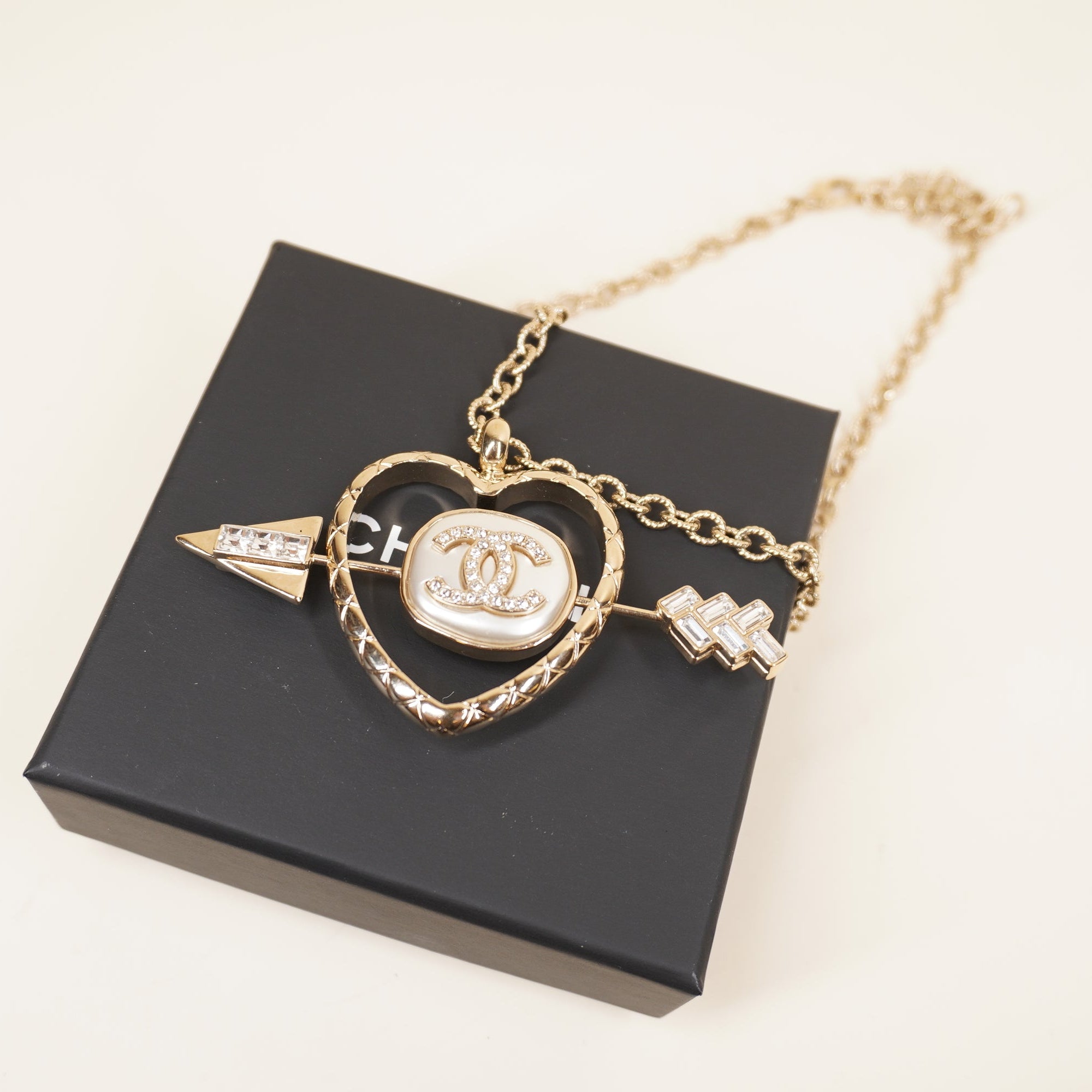 PRE-OWNED Coco Necklace Gold Cream Clear Hardware Fake Pearl Rhinestones