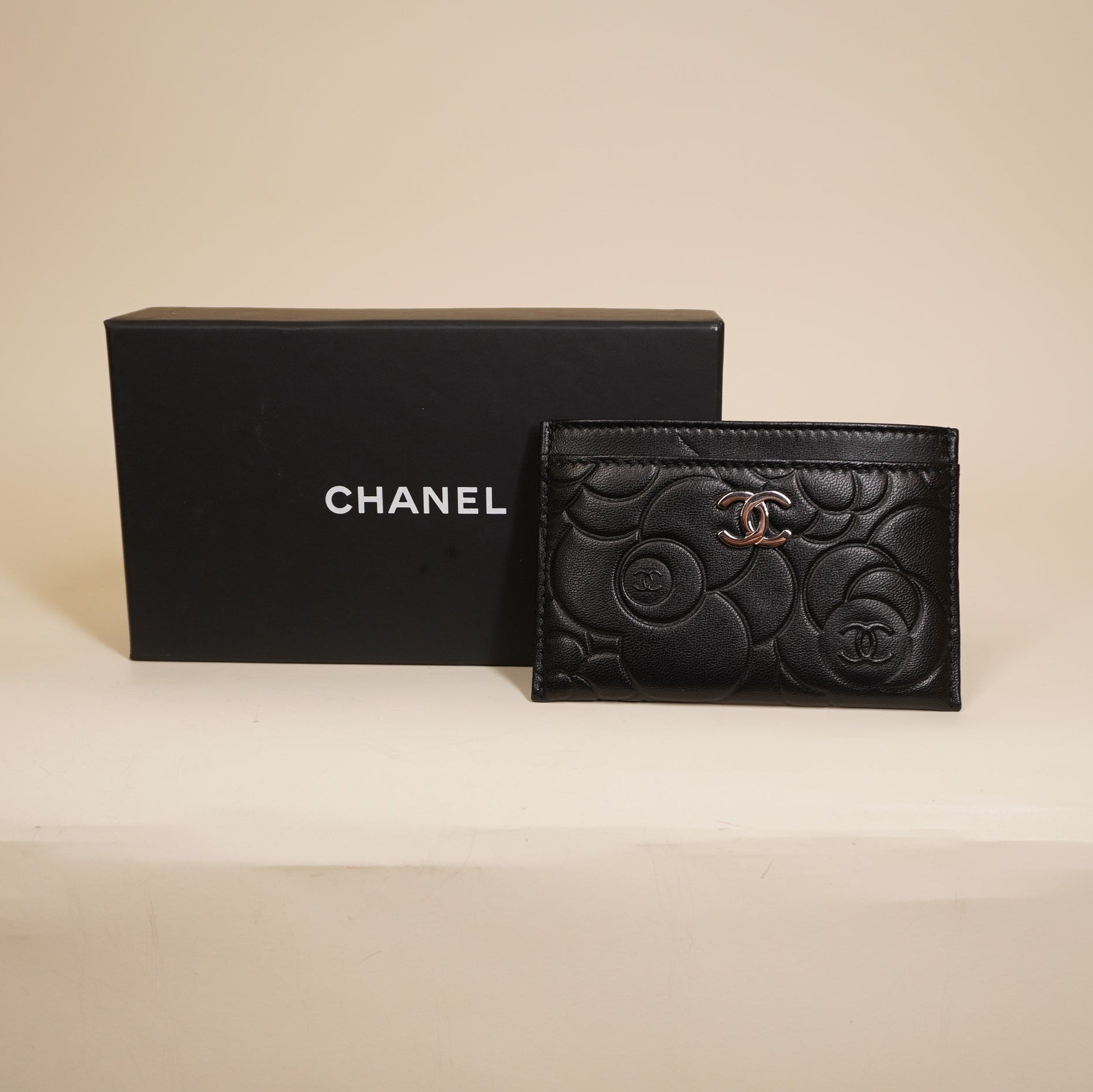 PRE-OWNED Black Camellia Embossed Card Holder