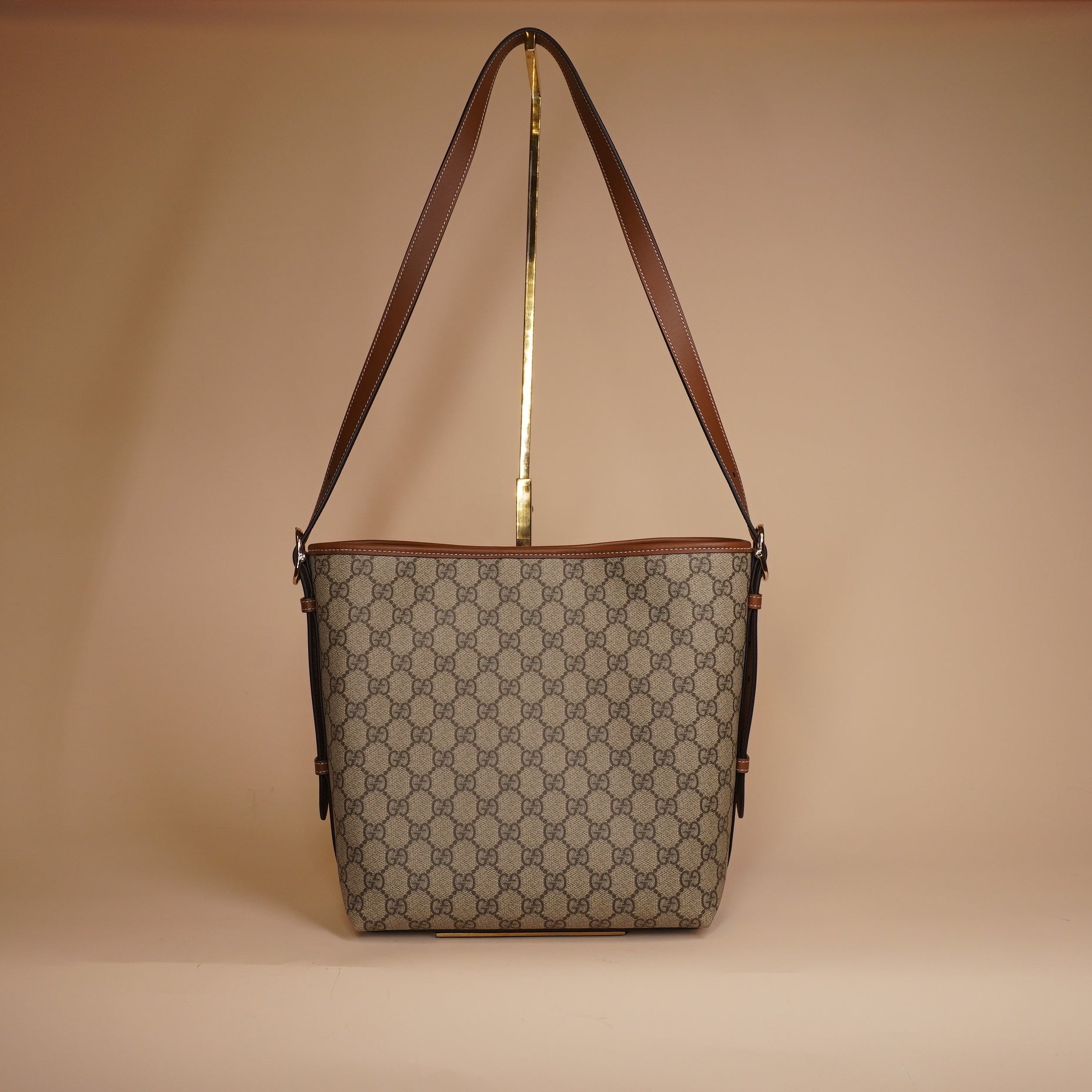 PRE-OWNED GG Emblem small shoulder bag in beige and brown GG fabric