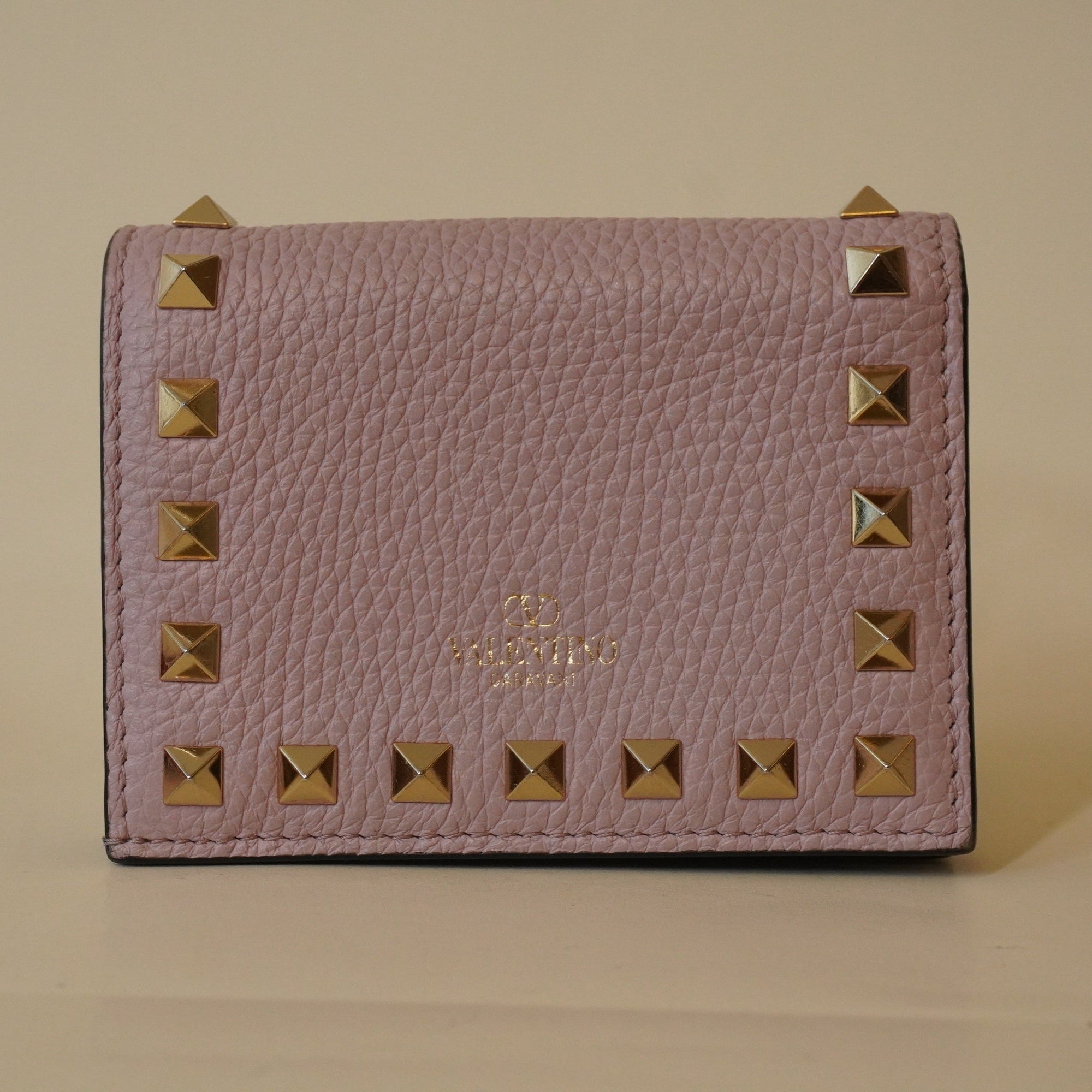 PRE-OWNED Rockstud Bifold Wallet Pink Leather