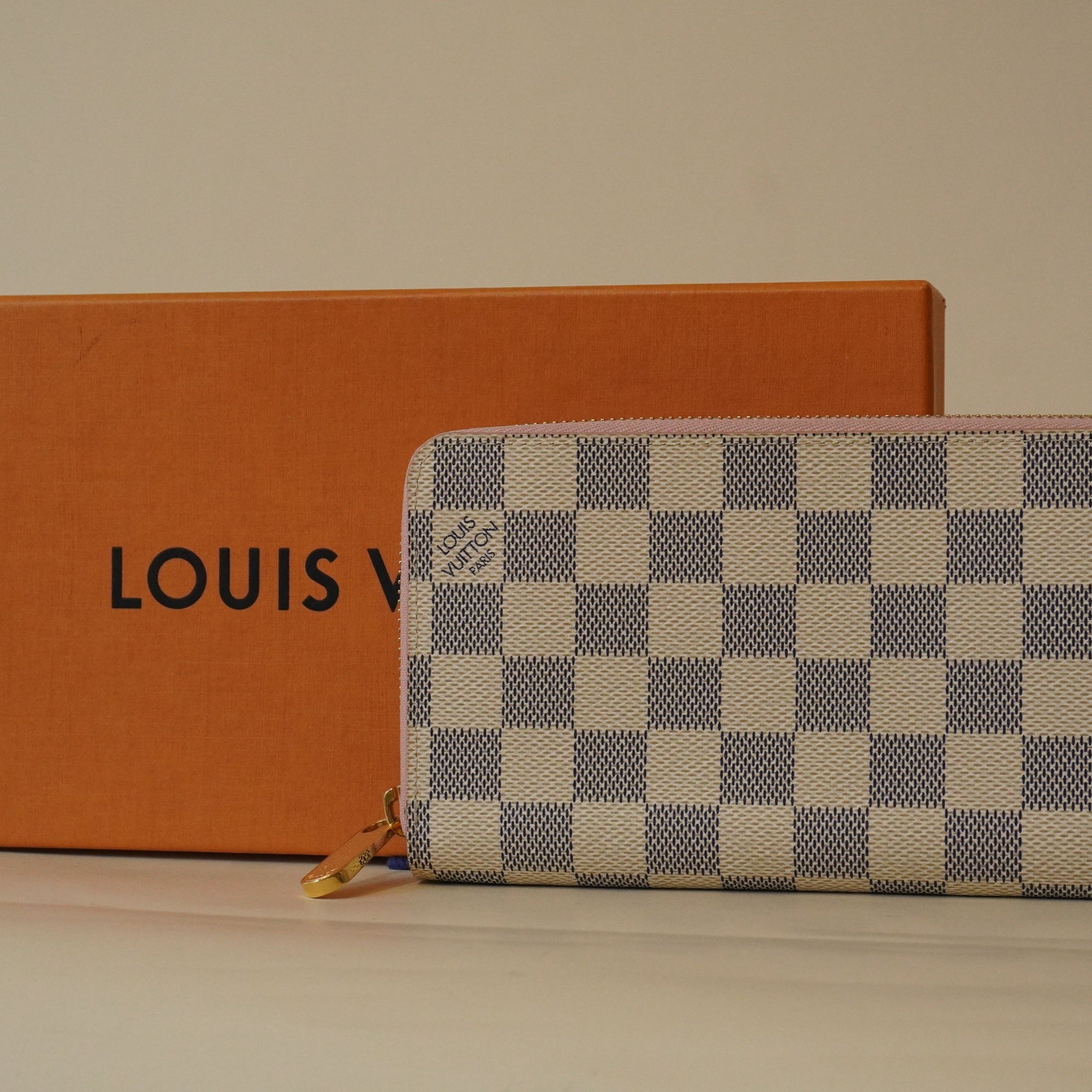 PRE-OWNED Zippy Damier Azur Wallet
