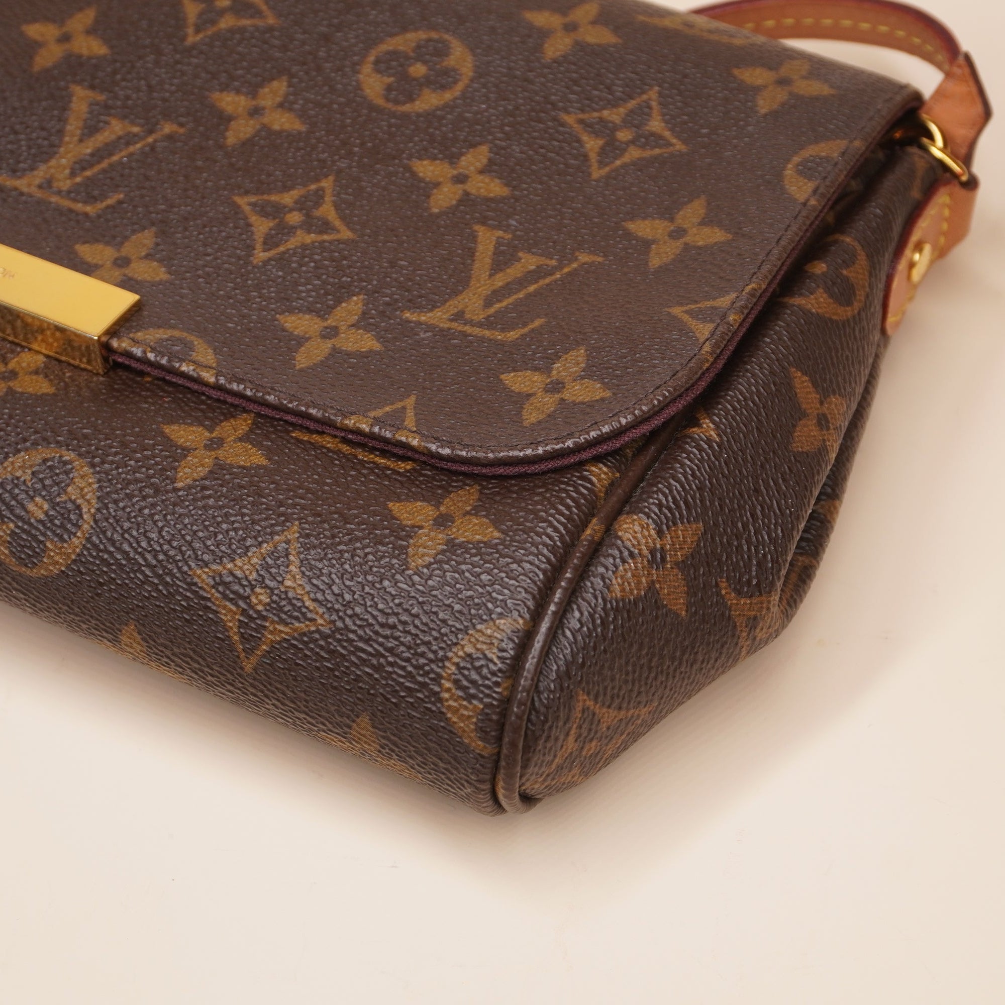 PRE-OWNED LV Monogram Favorite MM Crossbody Bag