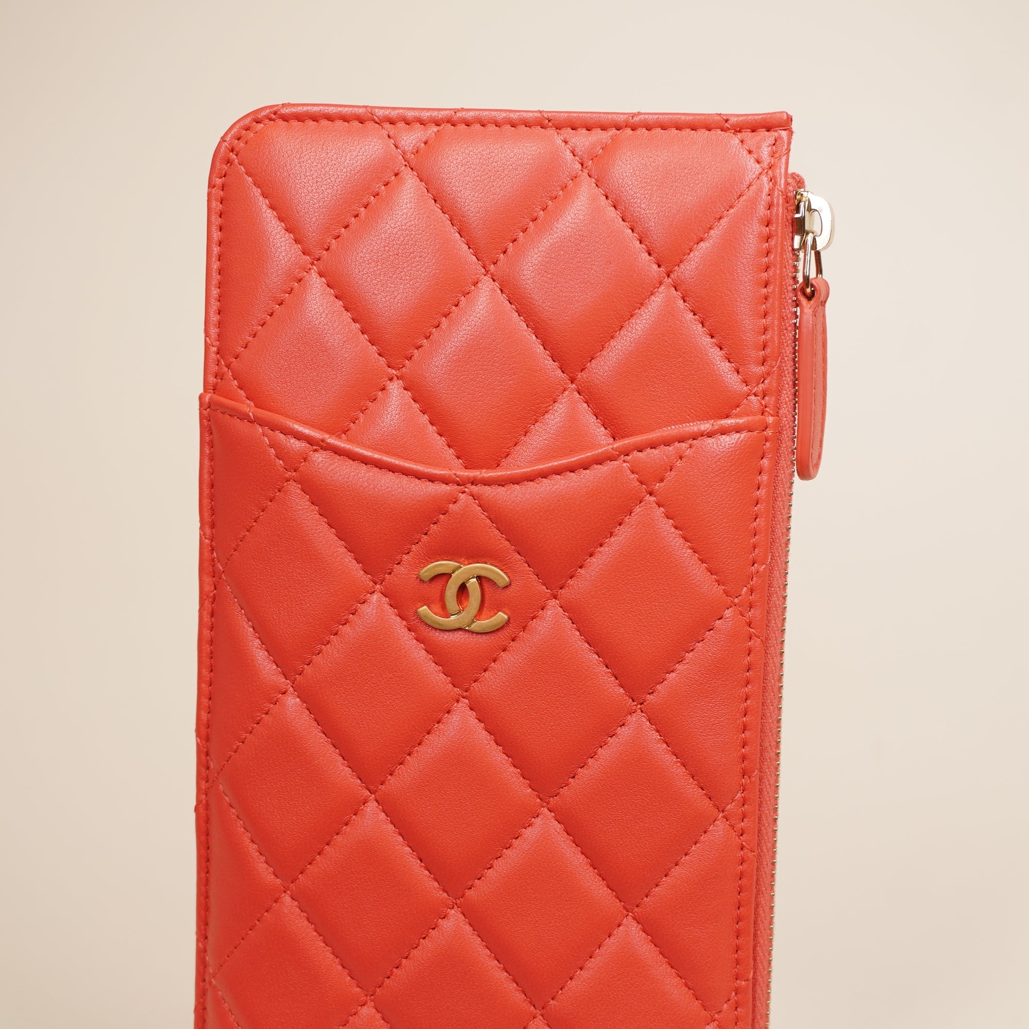 PRE-OWNED Caviar Quilted Classic iPhone Pouch Red