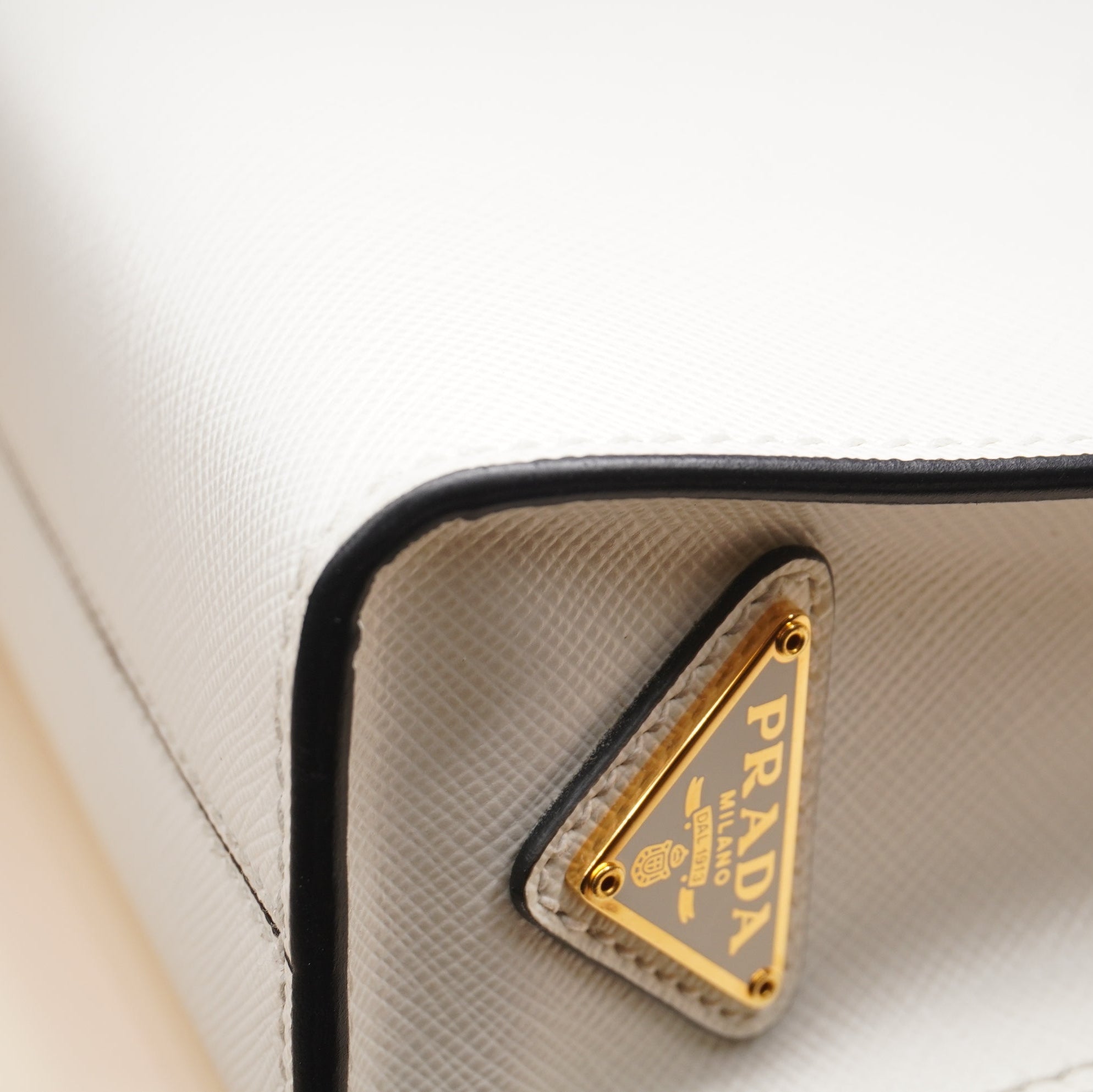 PRE-OWNED White Enameled Metal Triangle Tote Small Crossbody Bag