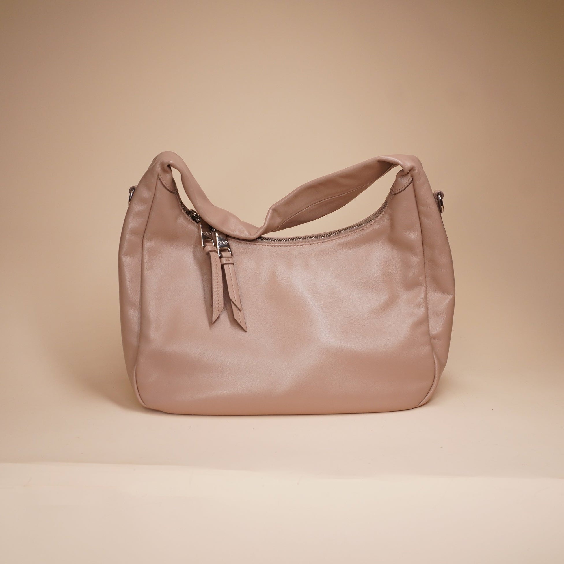 PRE-OWNED Nude Pink Leather Handbag/Shoulder bag