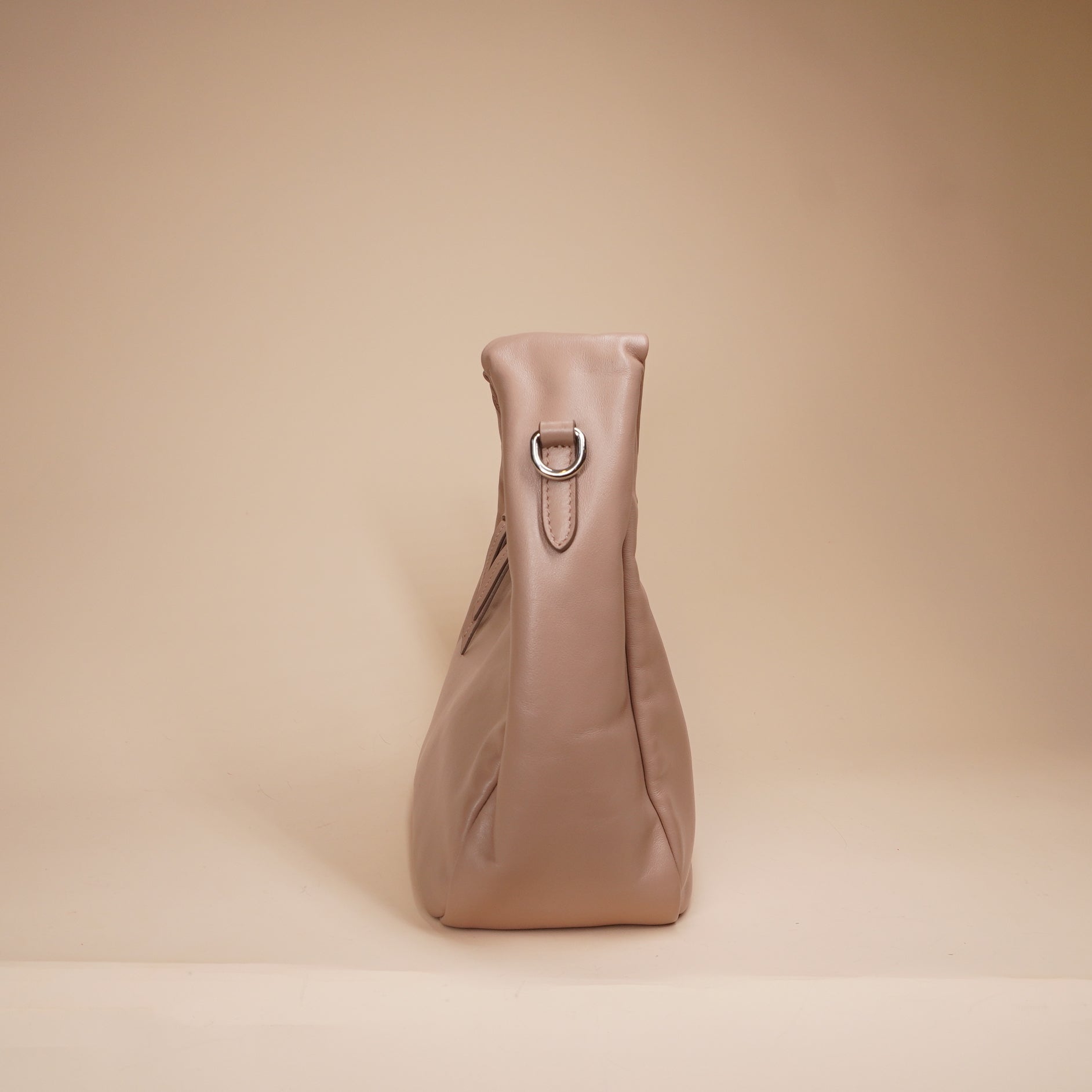 PRE-OWNED Nude Pink Leather Handbag/Shoulder bag