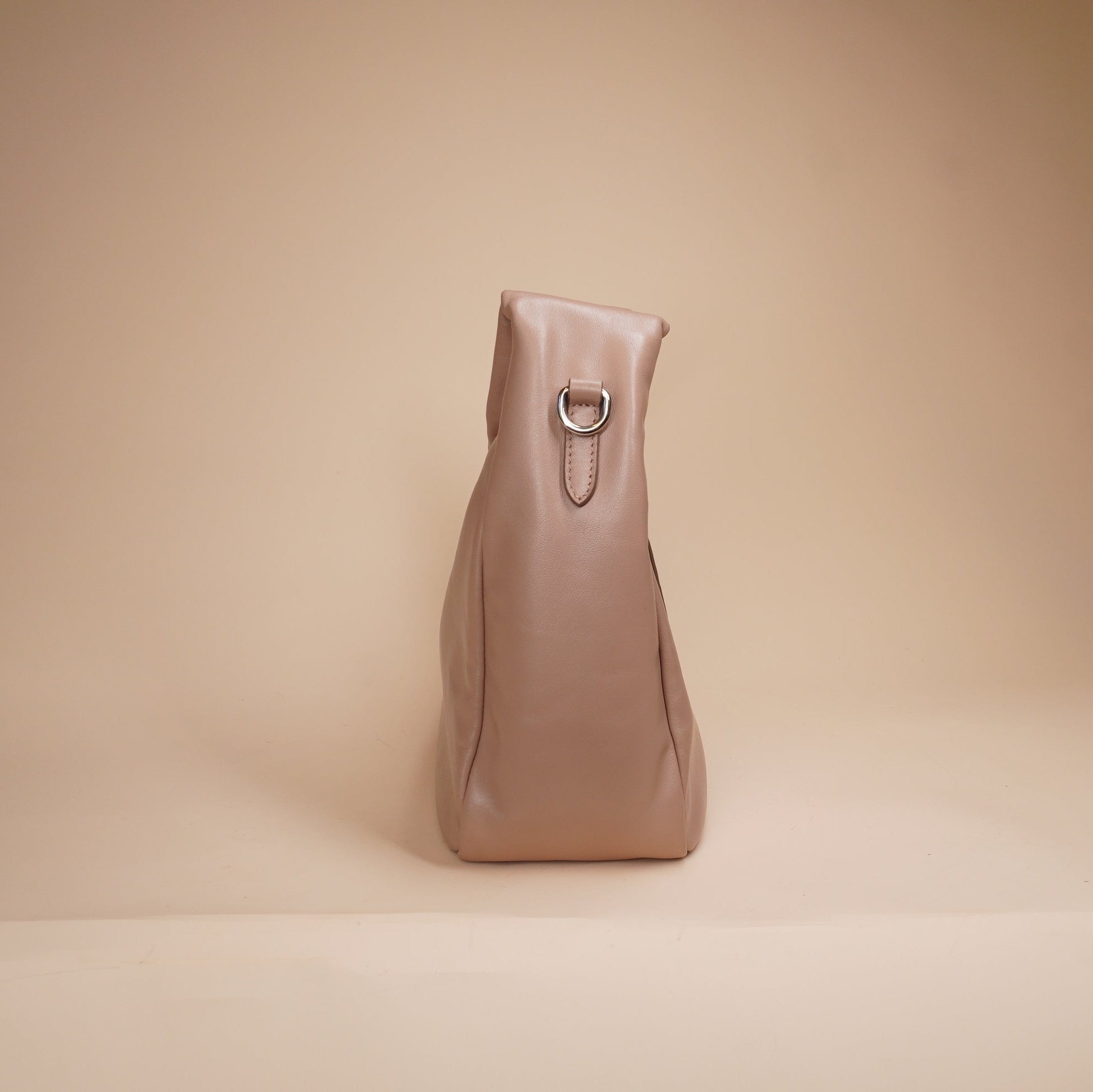 PRE-OWNED Nude Pink Leather Handbag/Shoulder bag
