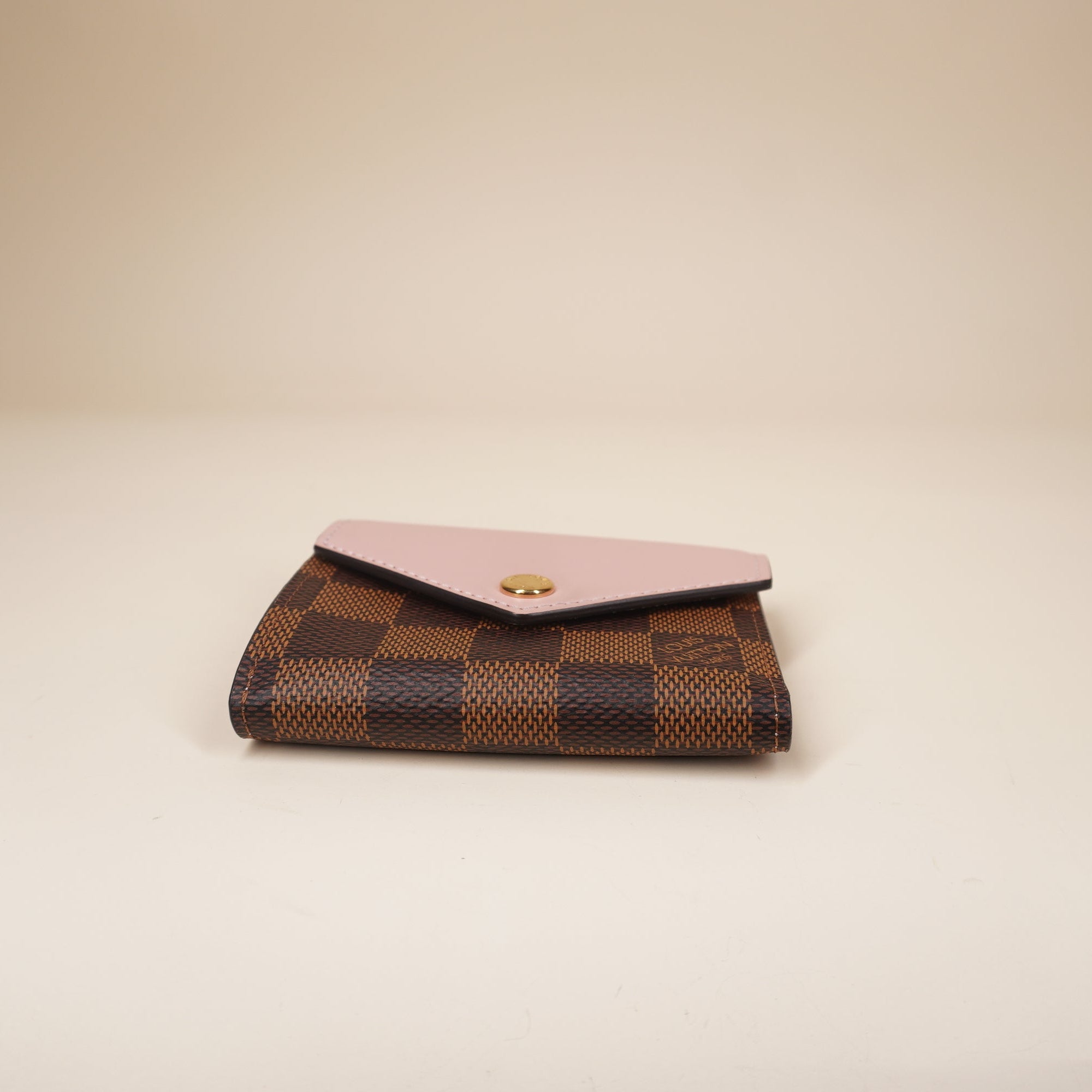 PRE-OWNED LV Zoe Damier Canvas Short Wallet