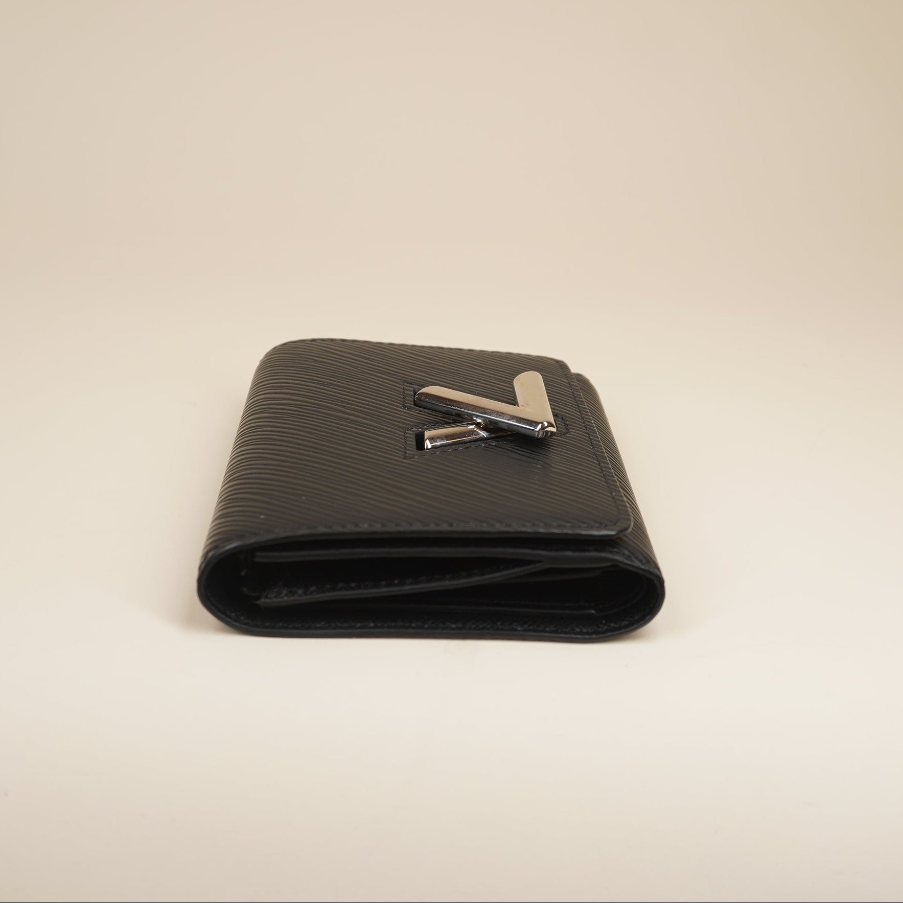 PRE-OWNED LV Twist Black Calfskin Short Wallet