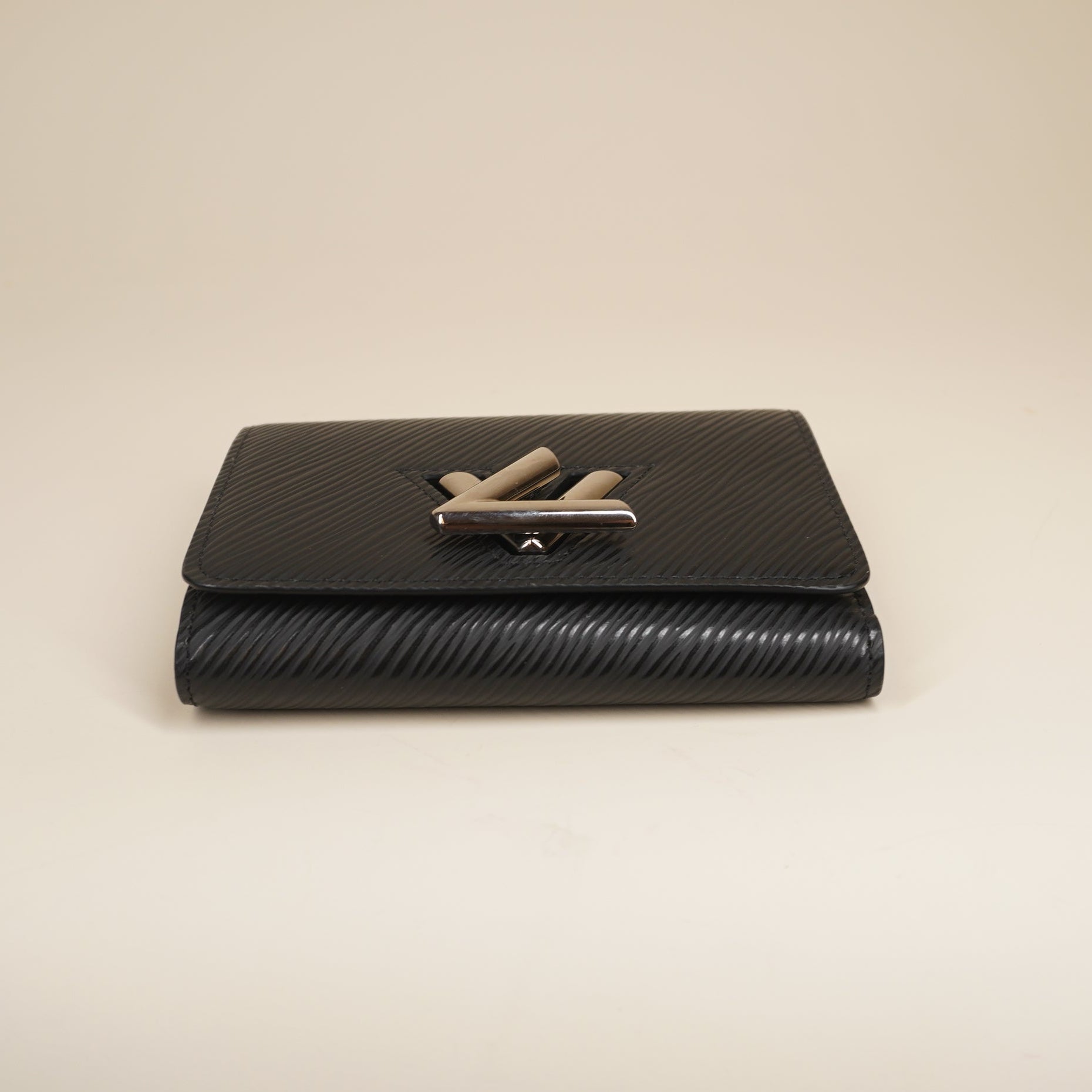 PRE-OWNED LV Twist Black Calfskin Short Wallet