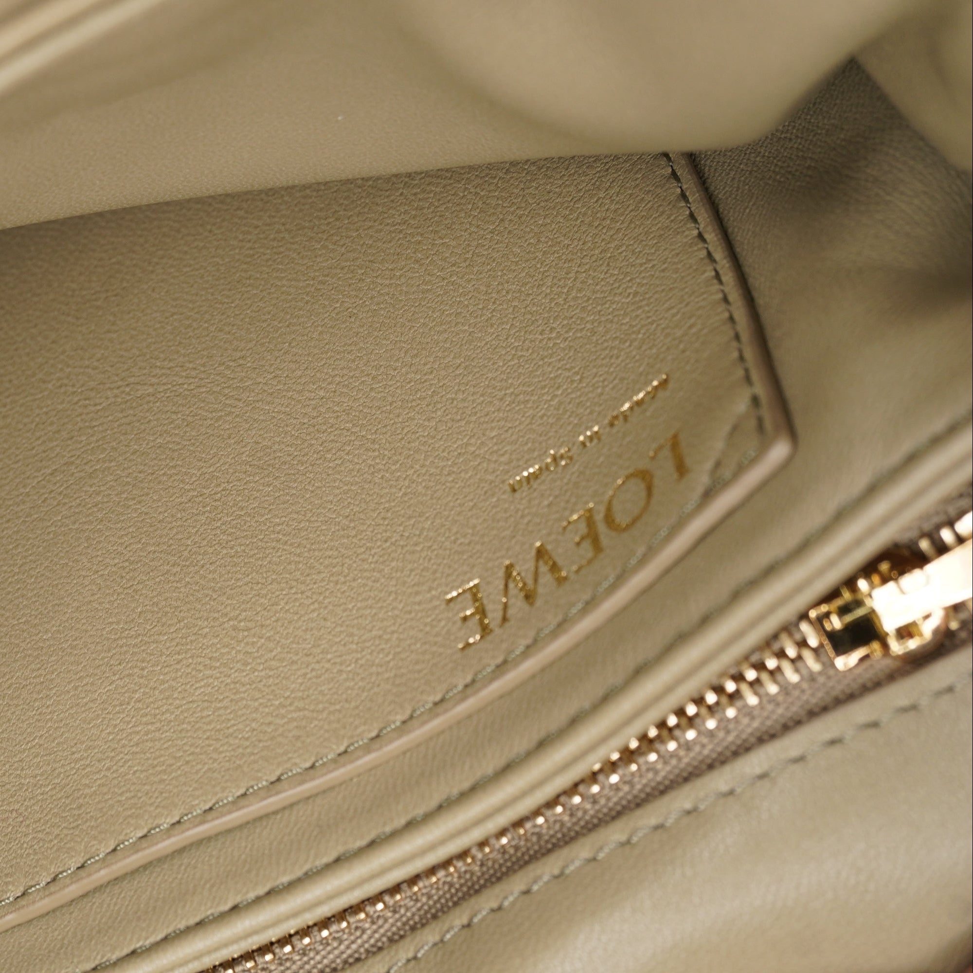 PRE-OWNED Green Goya Puffer Bag Leather Medium Shoulder Bag