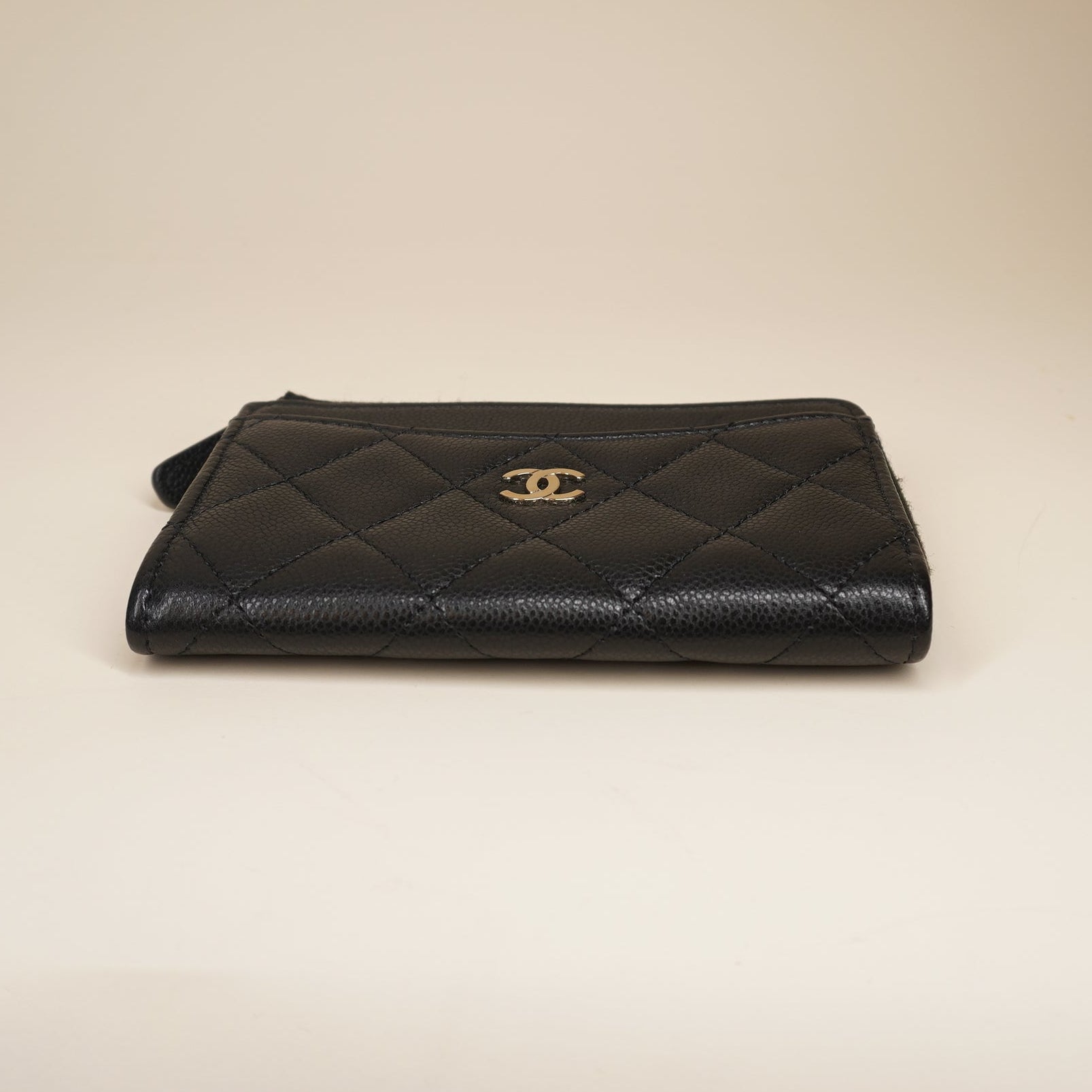 PRE-OWNED Caviar Quilted CC Zip Around Card Holder Black