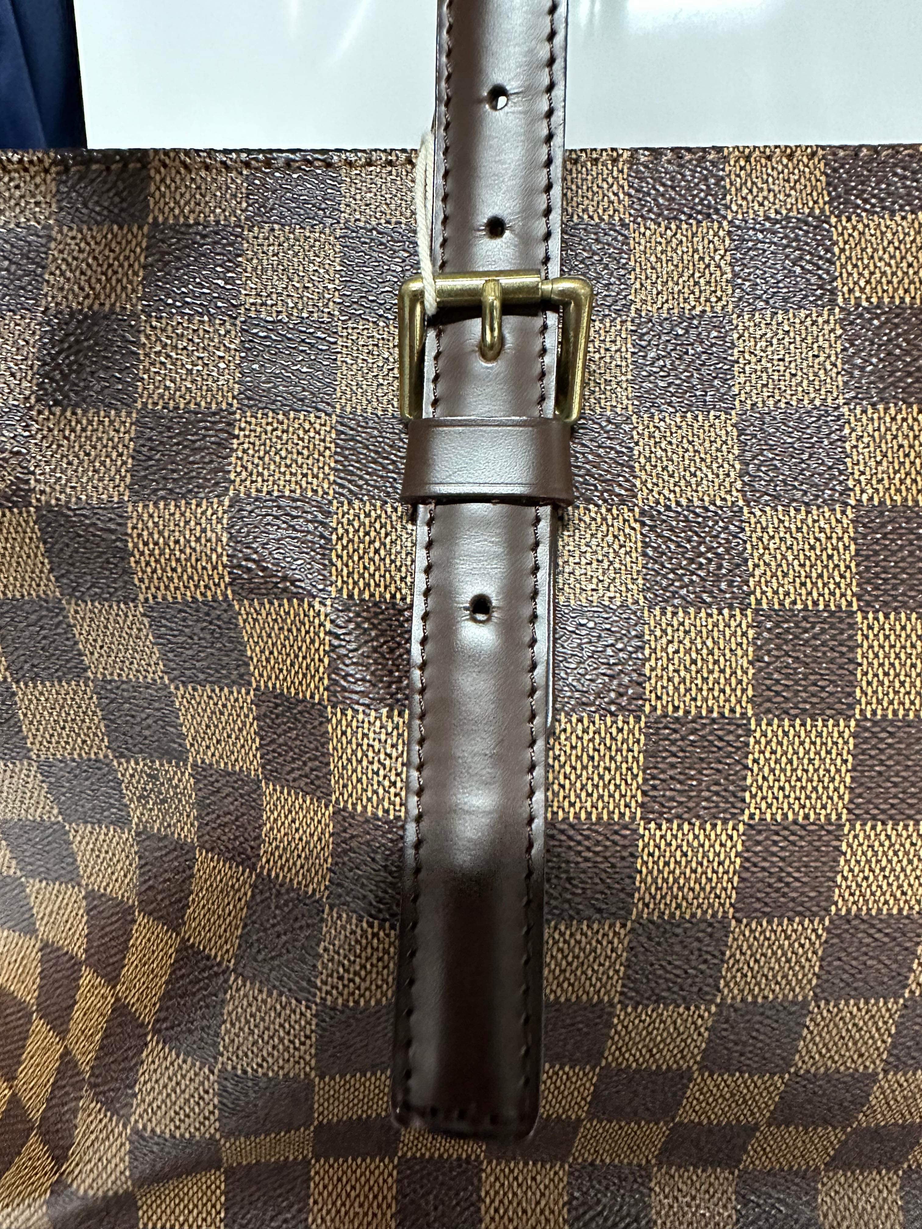 LOUIS VUITTON- 
Bolso Chelsea de Damier Ebene