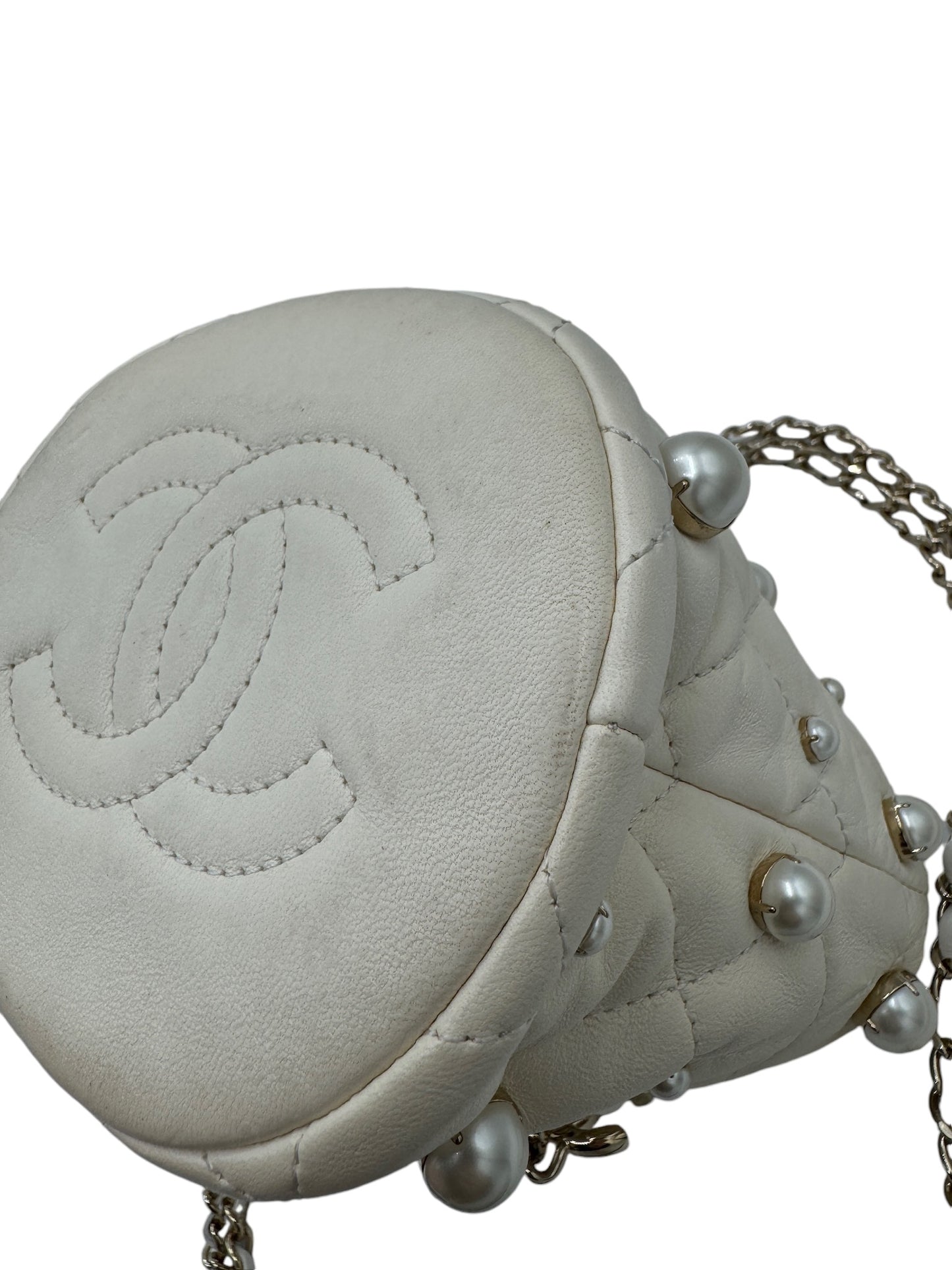 PRE-OWNED CC Matelasse Cream Lambskin Shoulder Bag