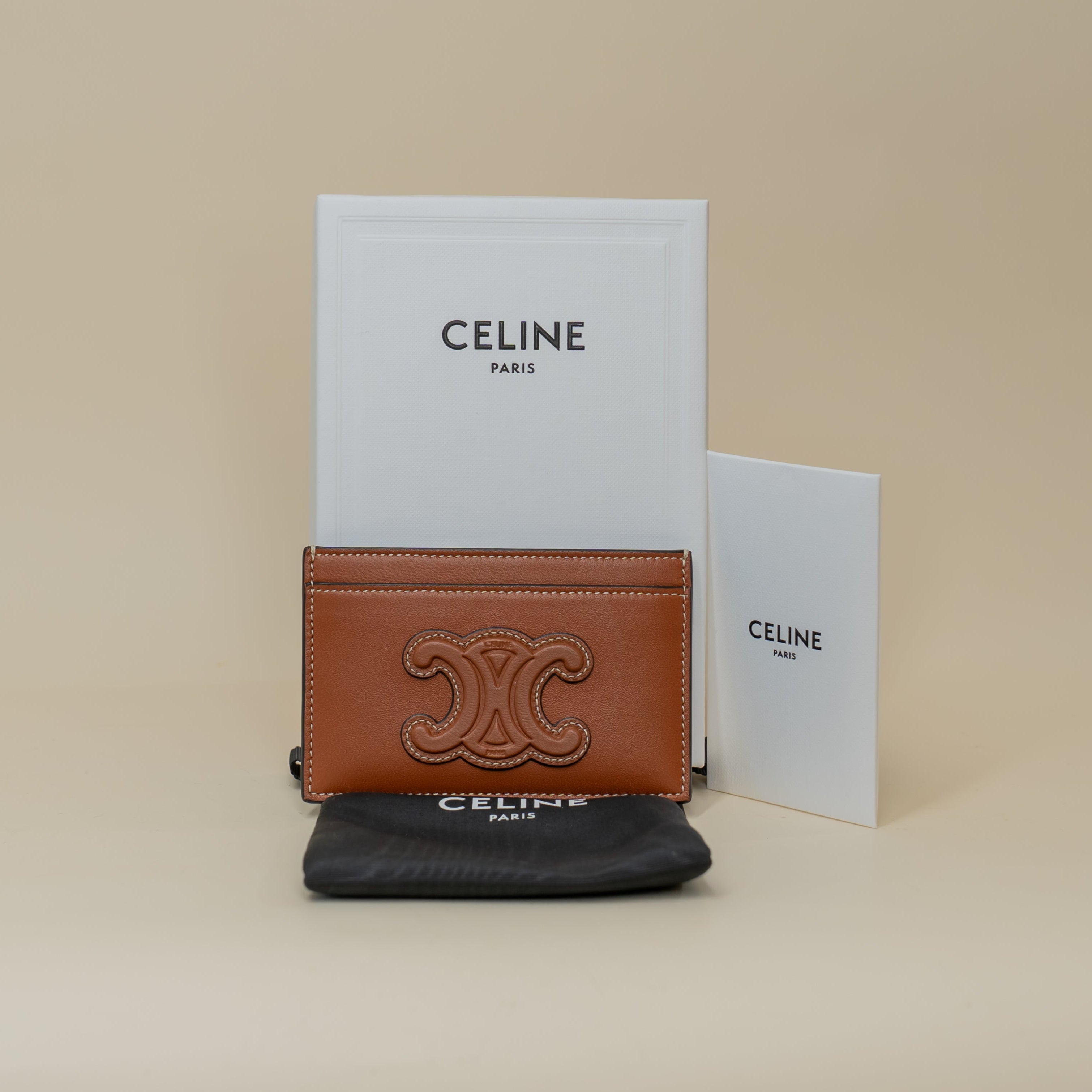 PRE-OWNED Smooth Calfskin Cuir Triomphe Card Holder Tan