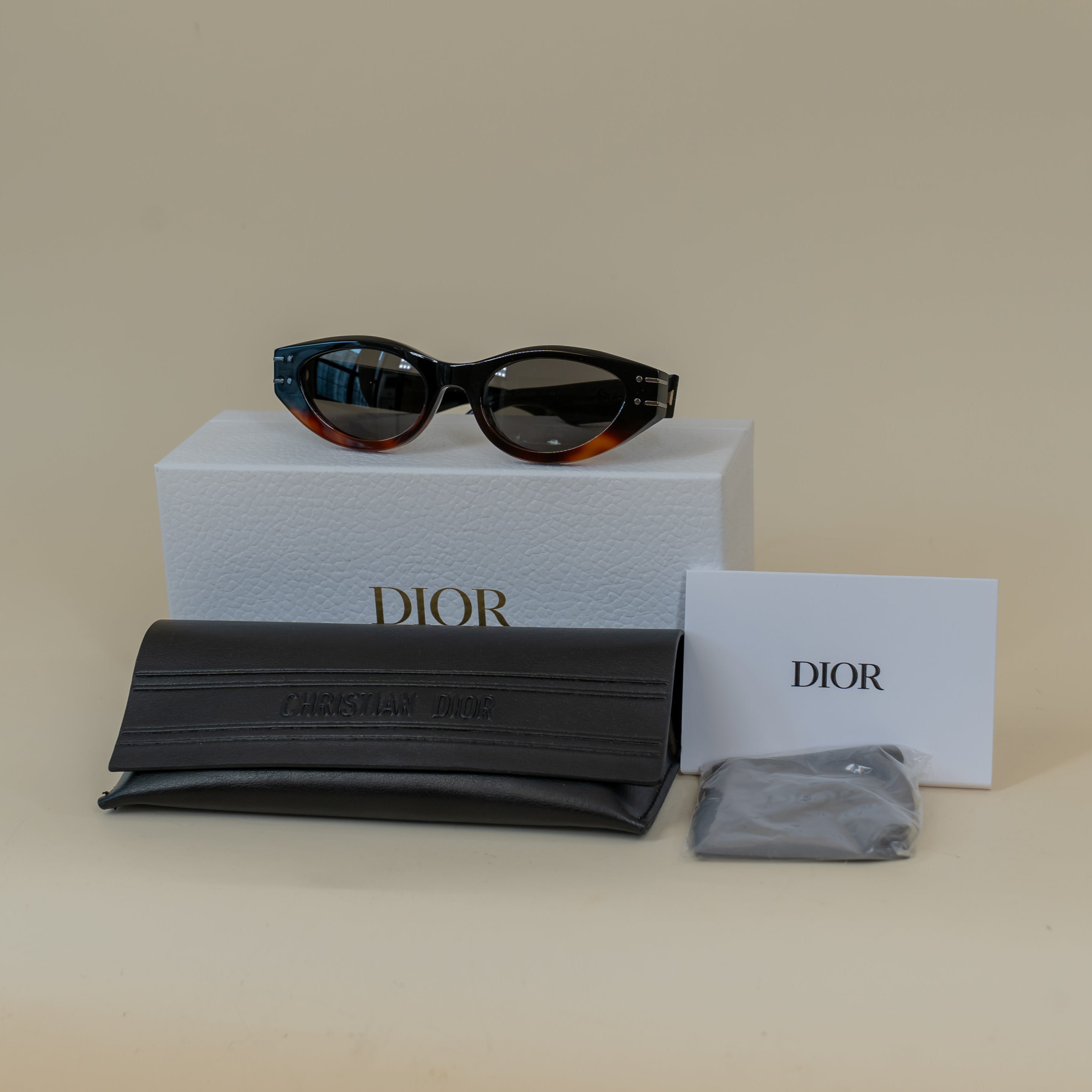 PRE-OWNED Signature B51 Cat-eye Acetate Sunglasses