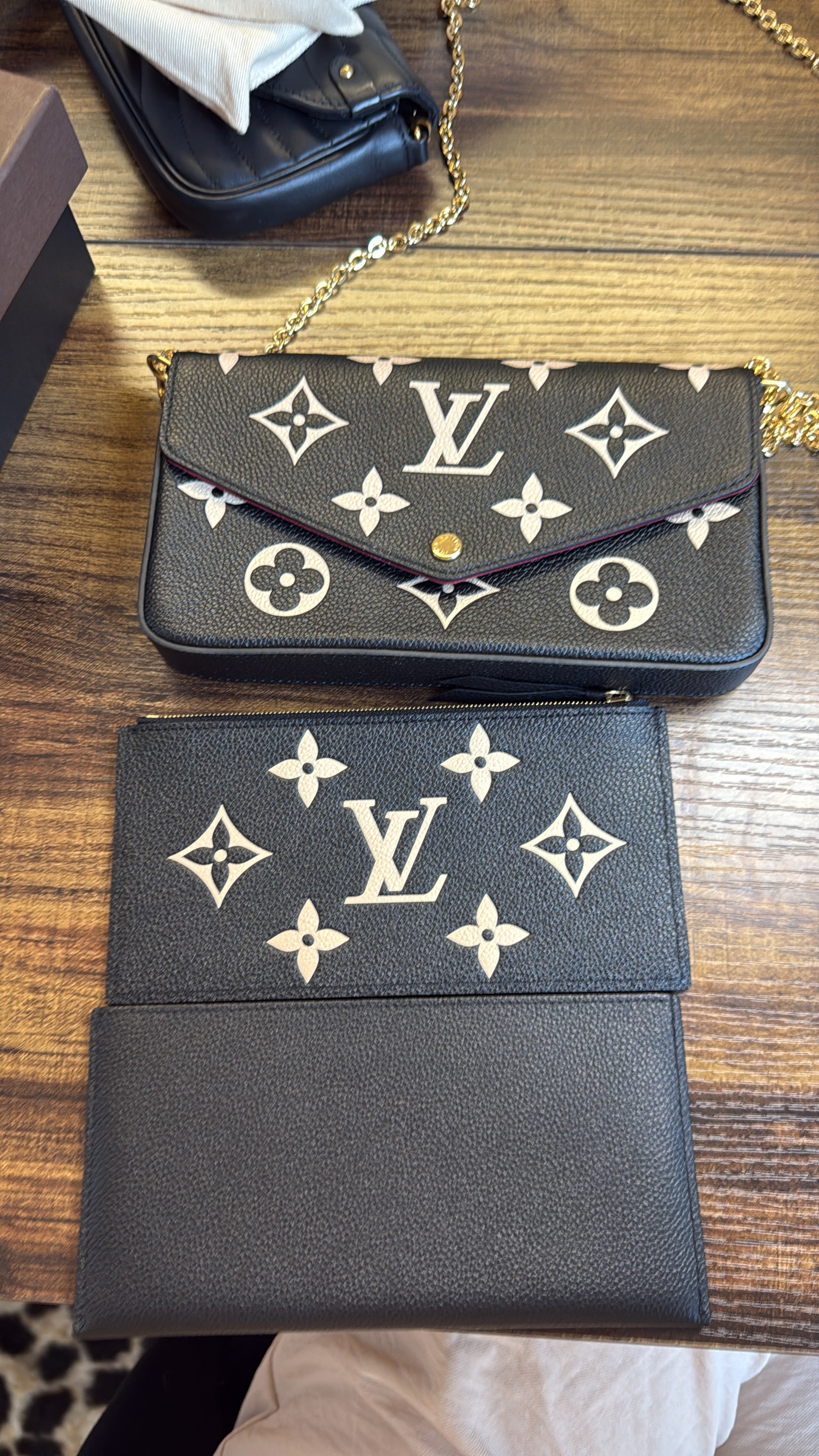 PRE-LOVED LV-Monogram Giant Double Pochette Accessoires – Black