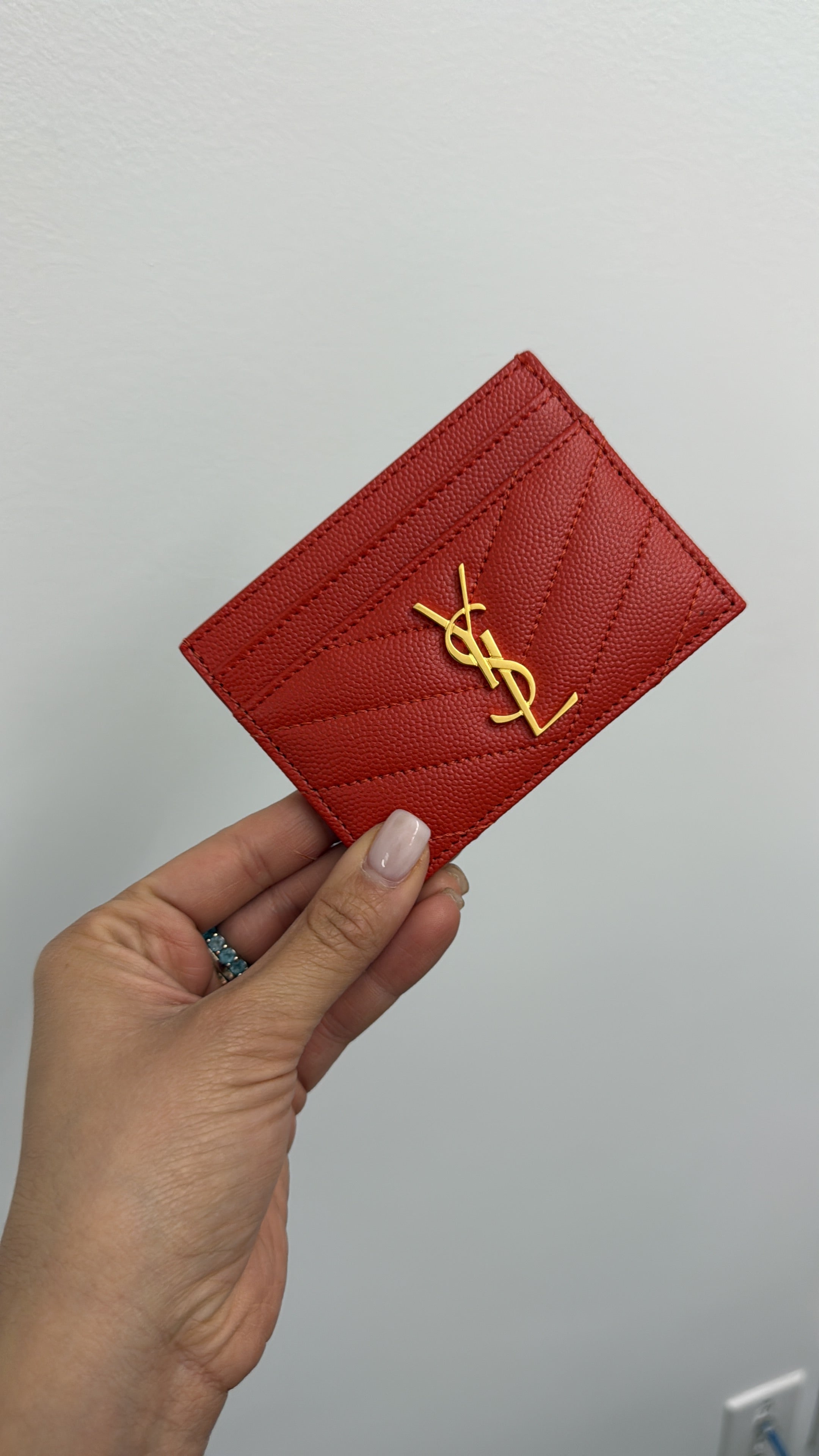 YSL NEW RED GRAIN. Card case