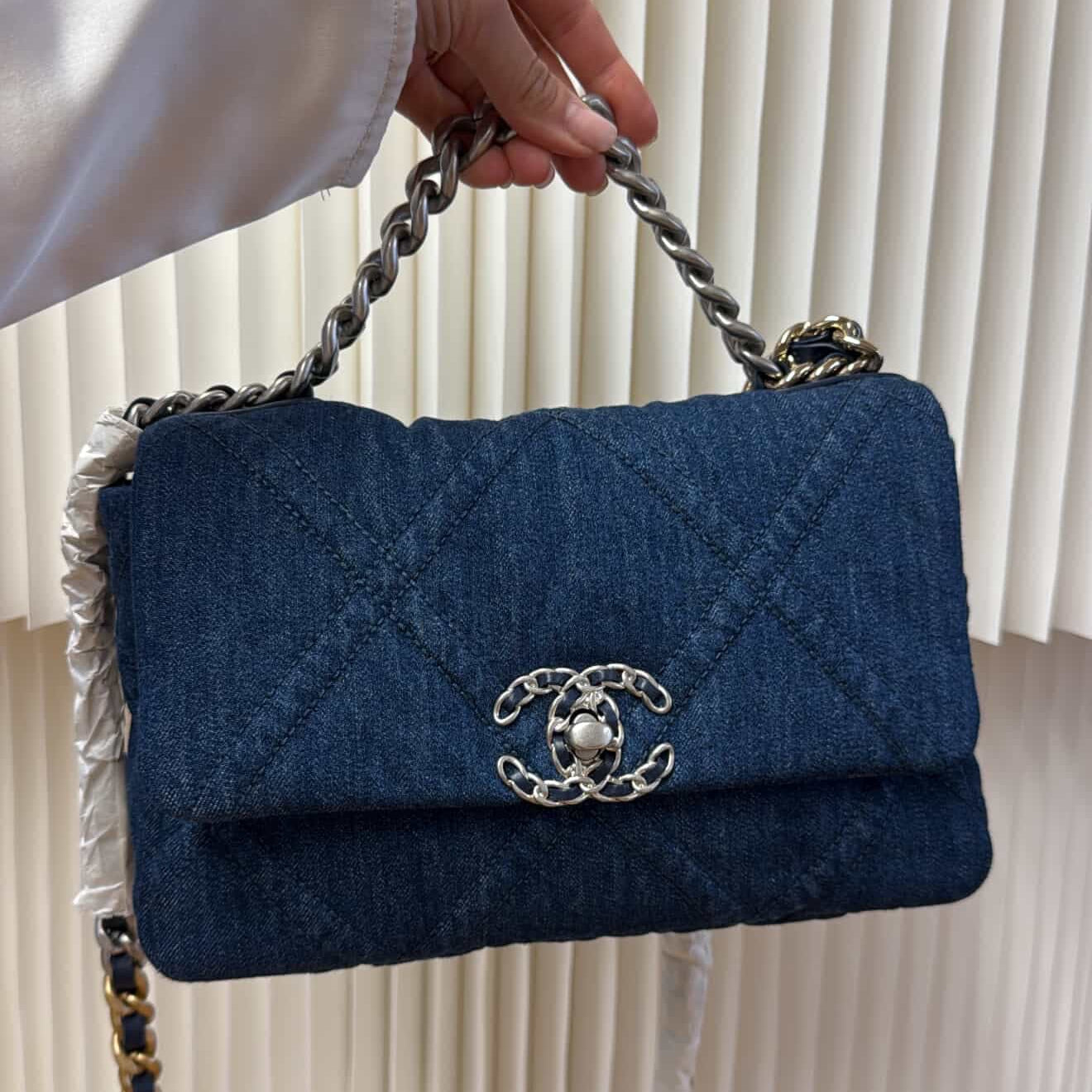 PRE-OWNED CC 19 Flap Bag Quilted Denim Small 