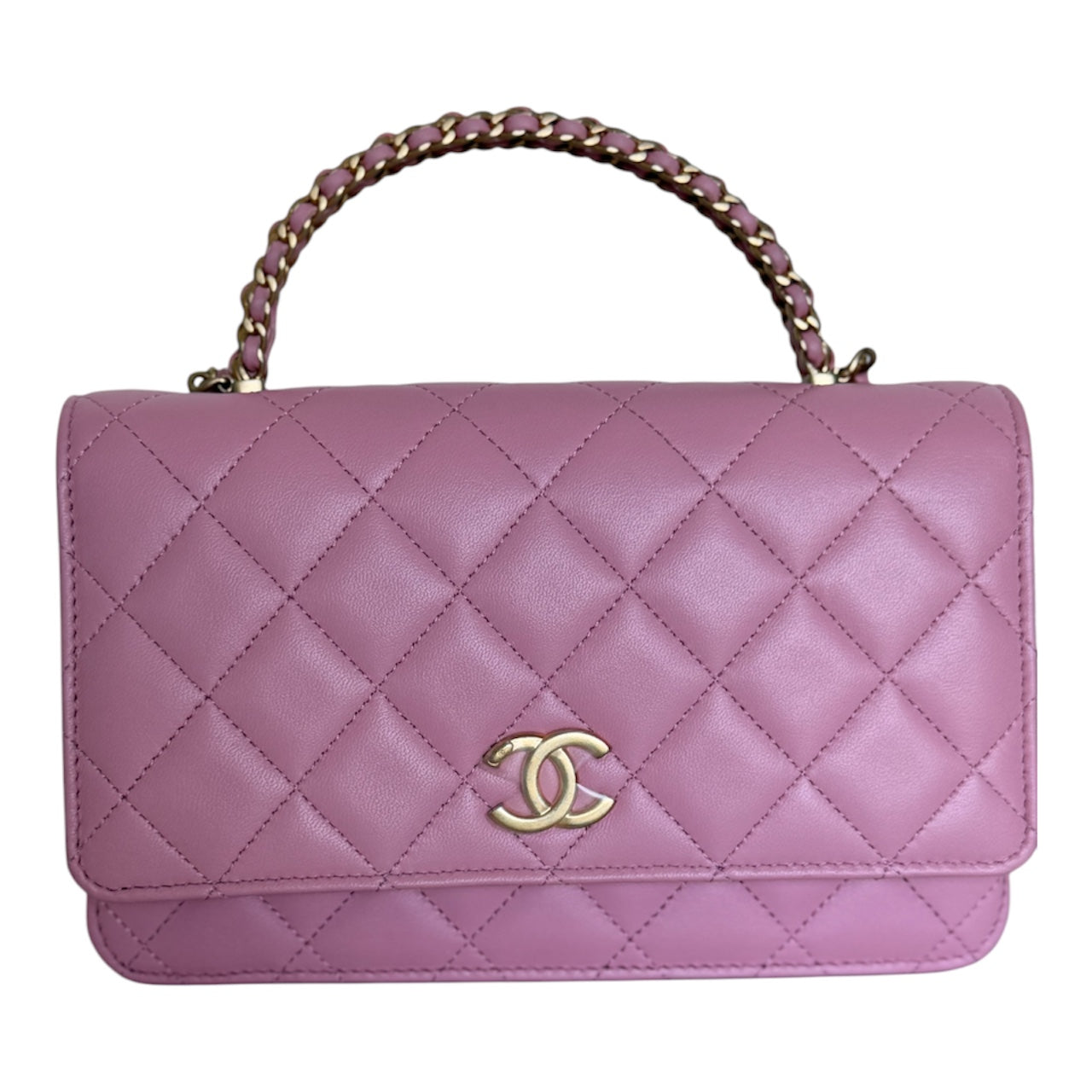 Cartera con cadena y piel de cordero color rosa CC de segunda mano