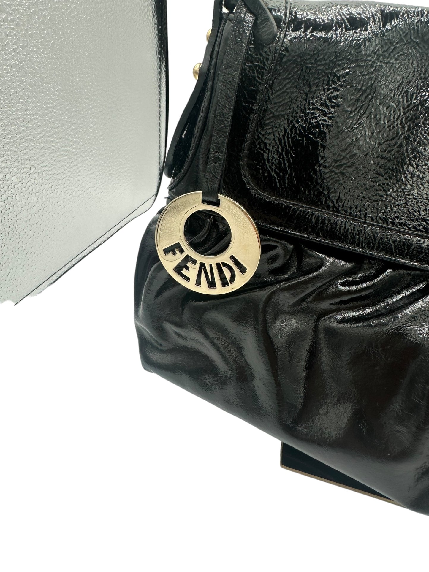 FENDI - Bolso de chef con solapa de charol negro