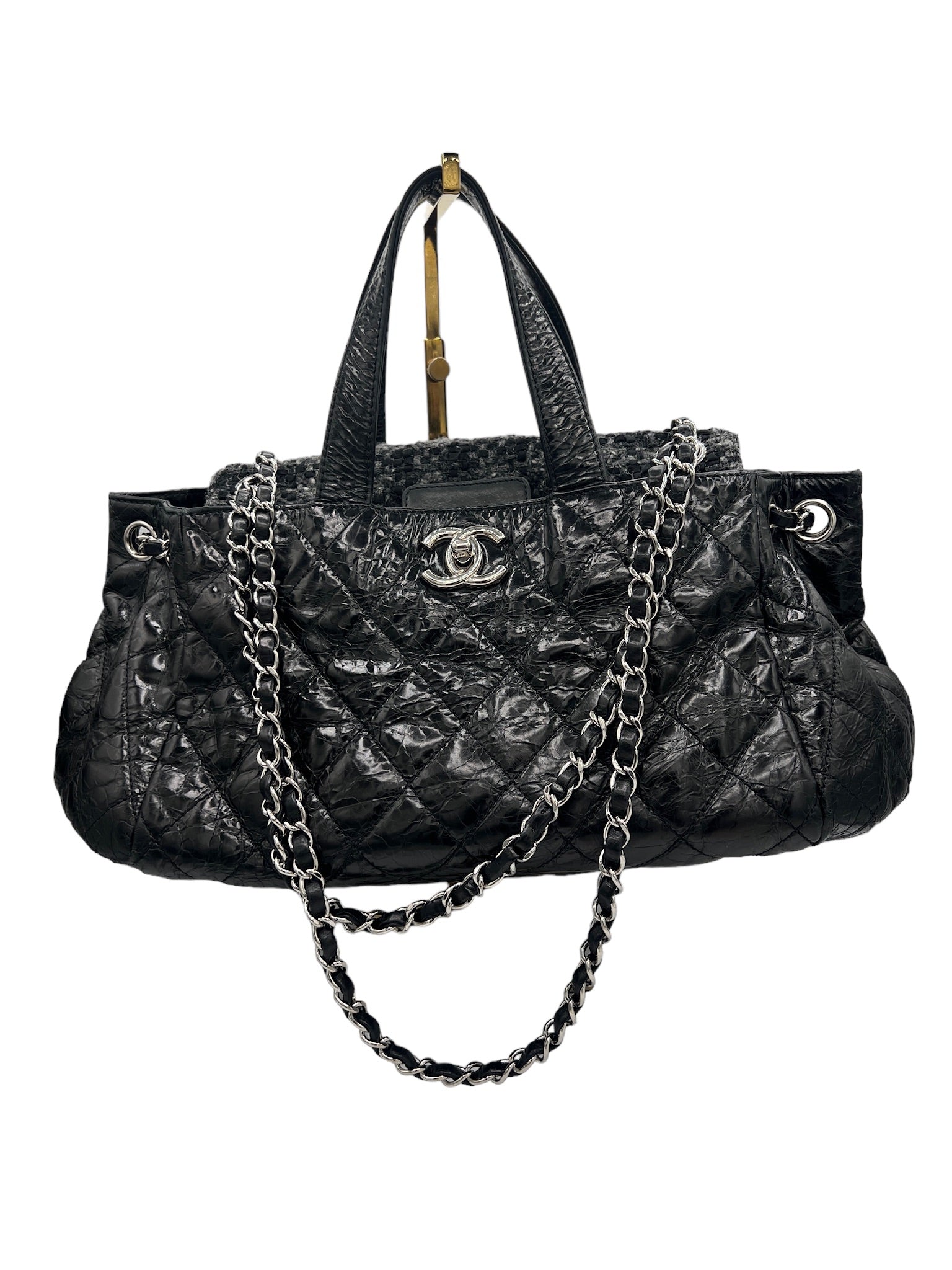 CHANEL - Bolso tote Portobello de piel de becerro esmaltada y acolchada