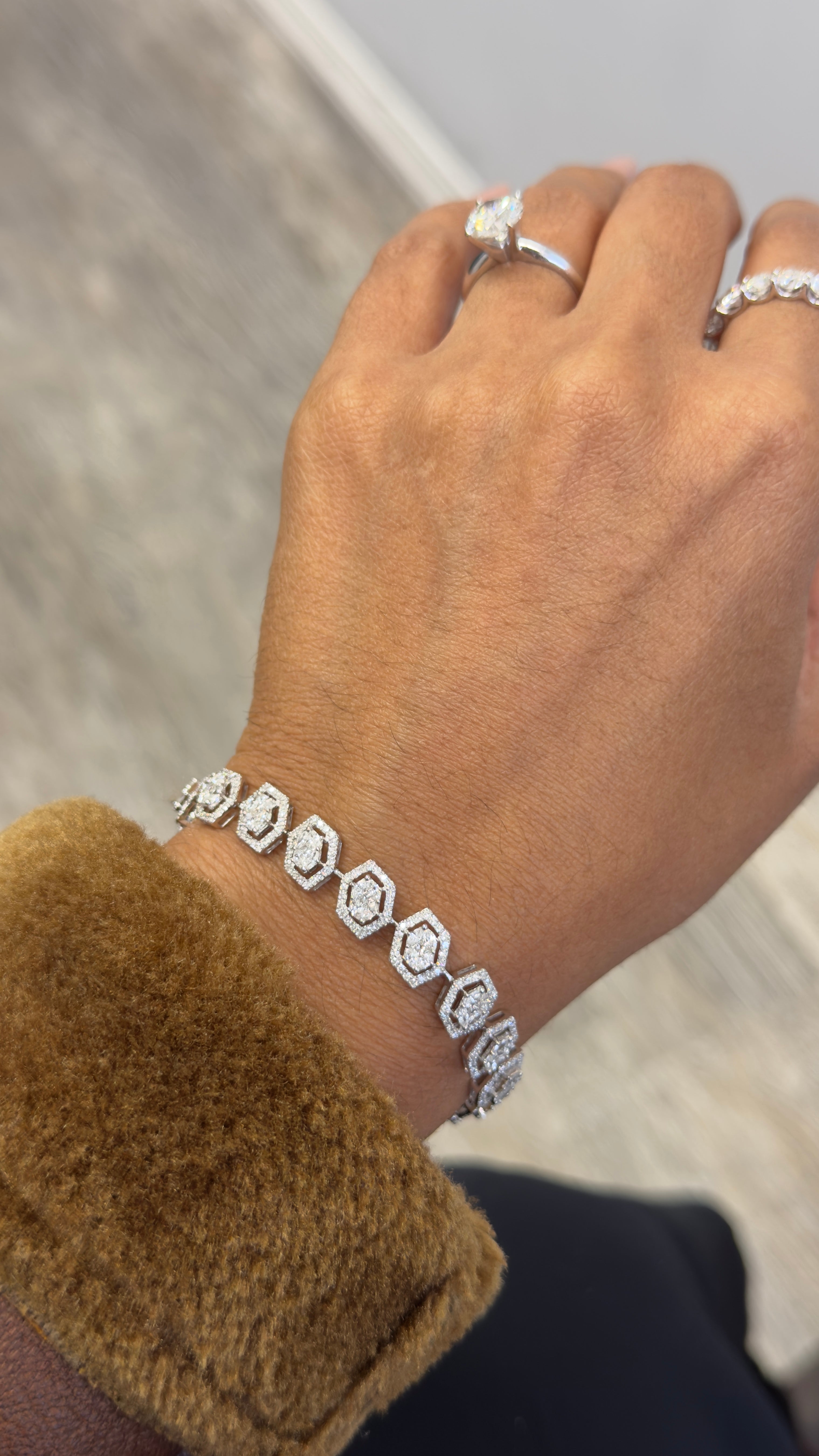 14K White Gold Natural Diamond Bracelet – 4.68ct Illusion setting  Hexagon Kite Halo