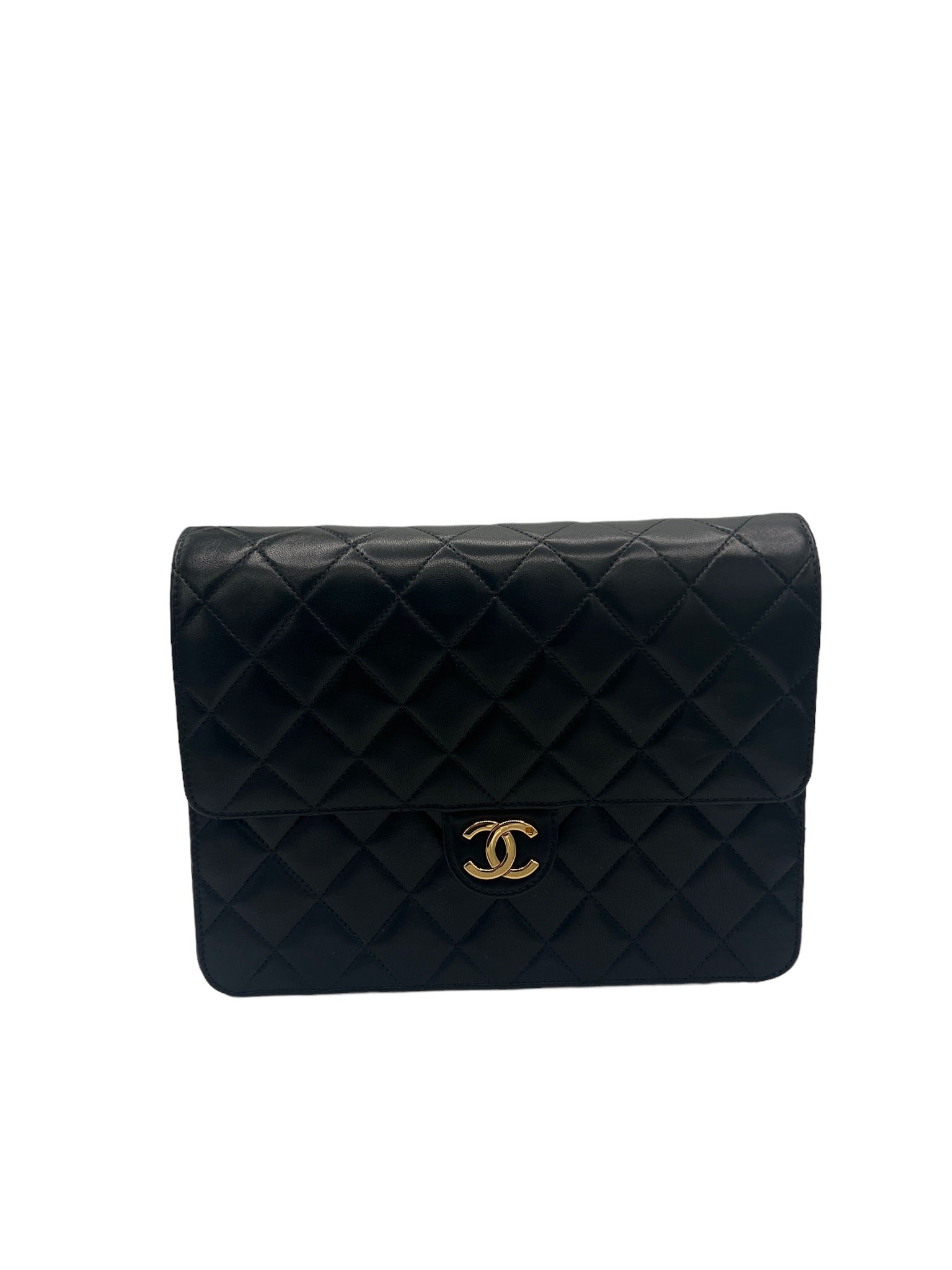 CHANEL - Bolso de hombro con solapa de piel de cordero Matelasse