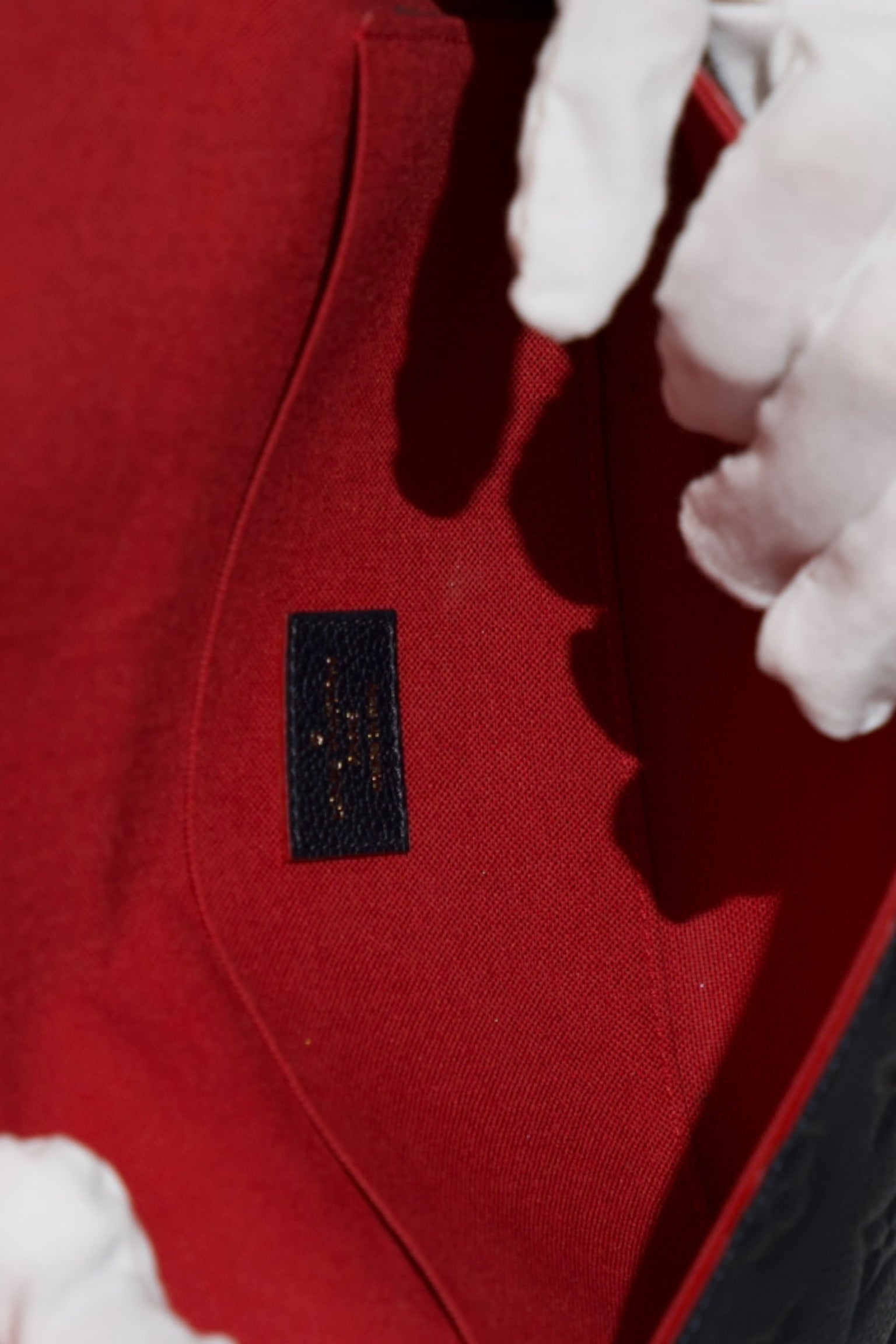 LOUIS VUITTON - Felicie Pochette Empreinte Cuero Marino