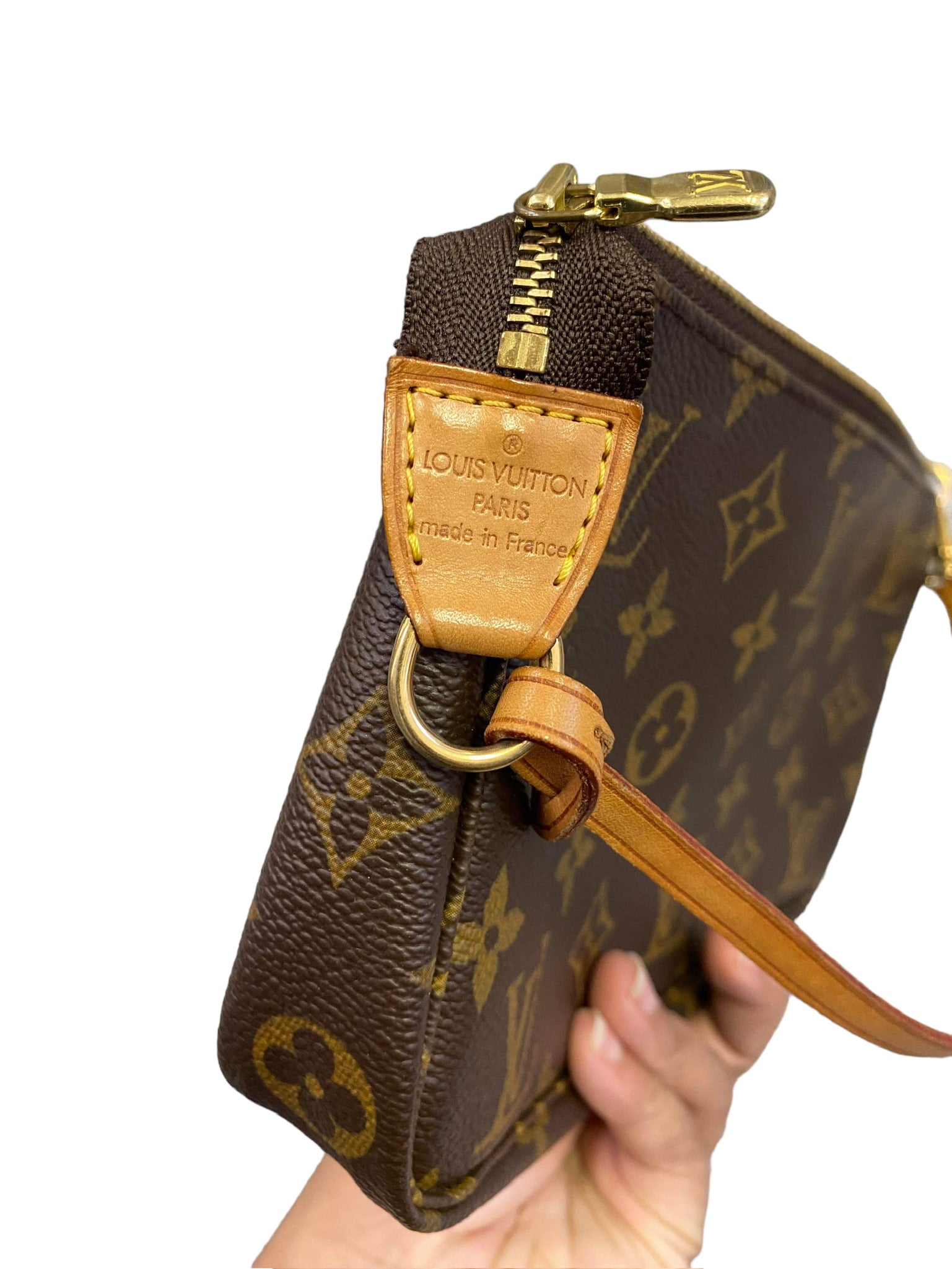 LOUIS VUITTON - Pochette con monograma