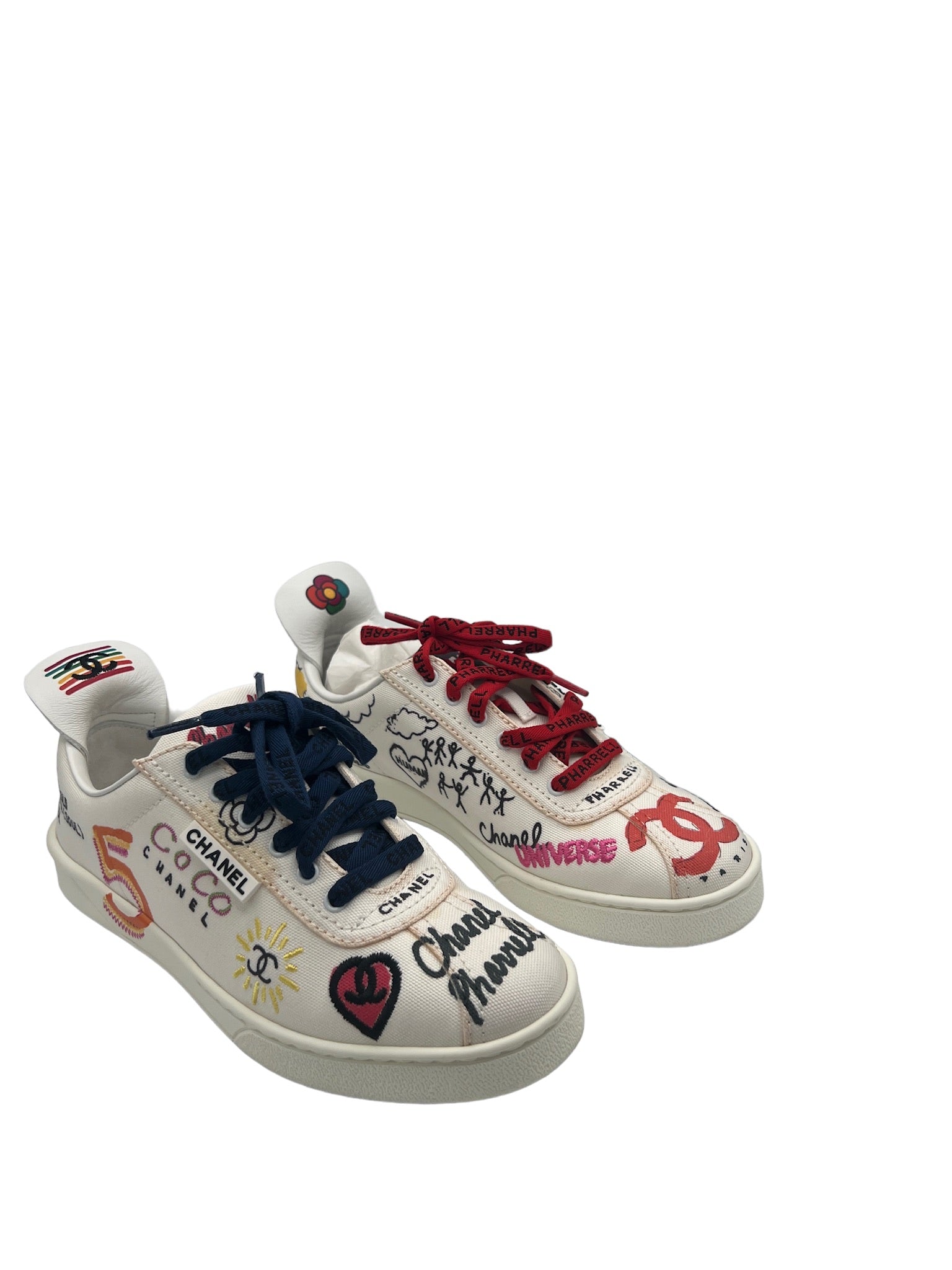CHANEL - Zapatillas de lona de piel en color blanco