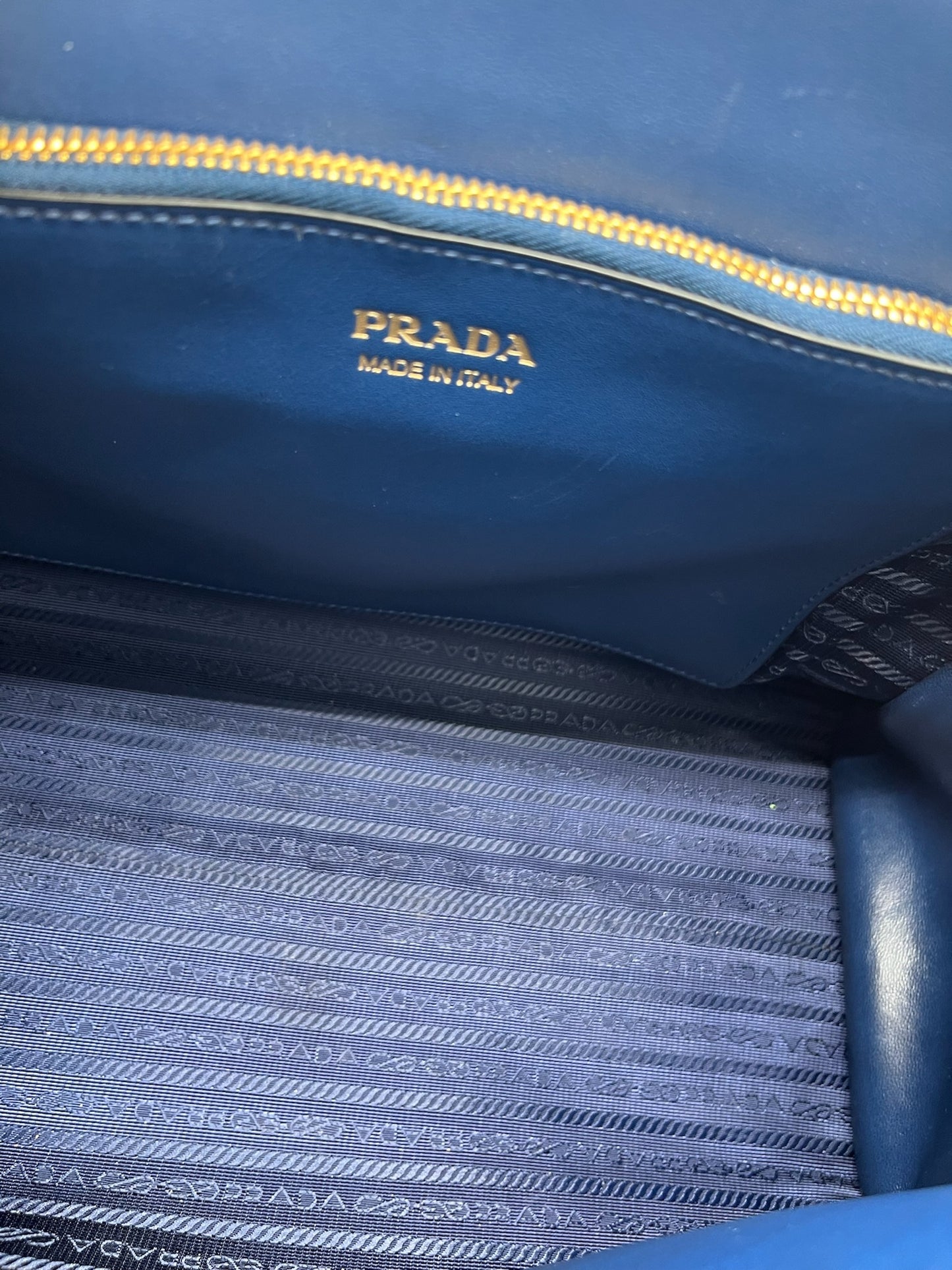 PRADA - Blue Saffiano Cuir Leather Monochrome Shoulder Bag