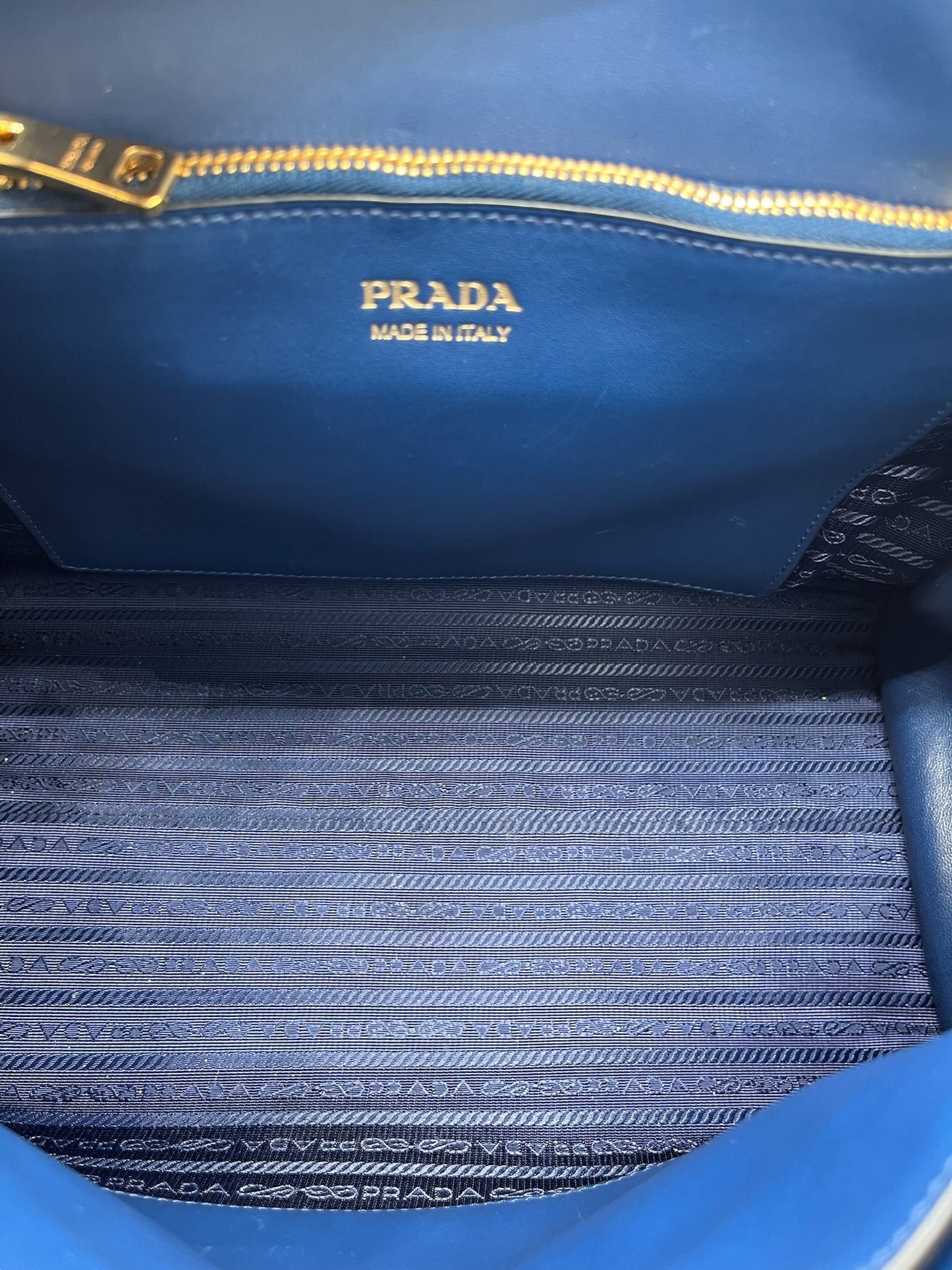 PRADA - Blue Saffiano Cuir Leather Monochrome Shoulder Bag