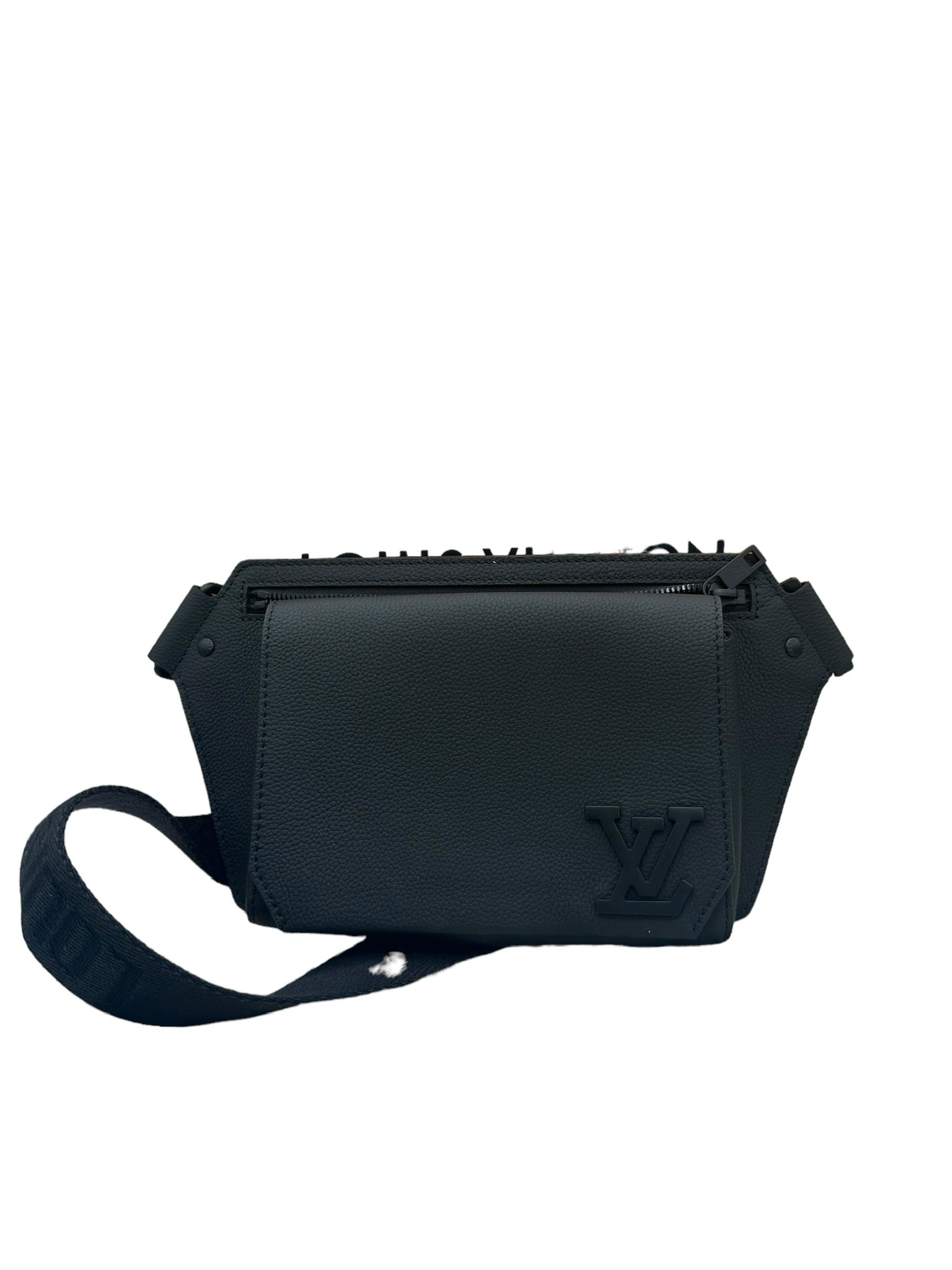 LOUIS VUITTON - Riñonera tipo bandolera de piel negra 