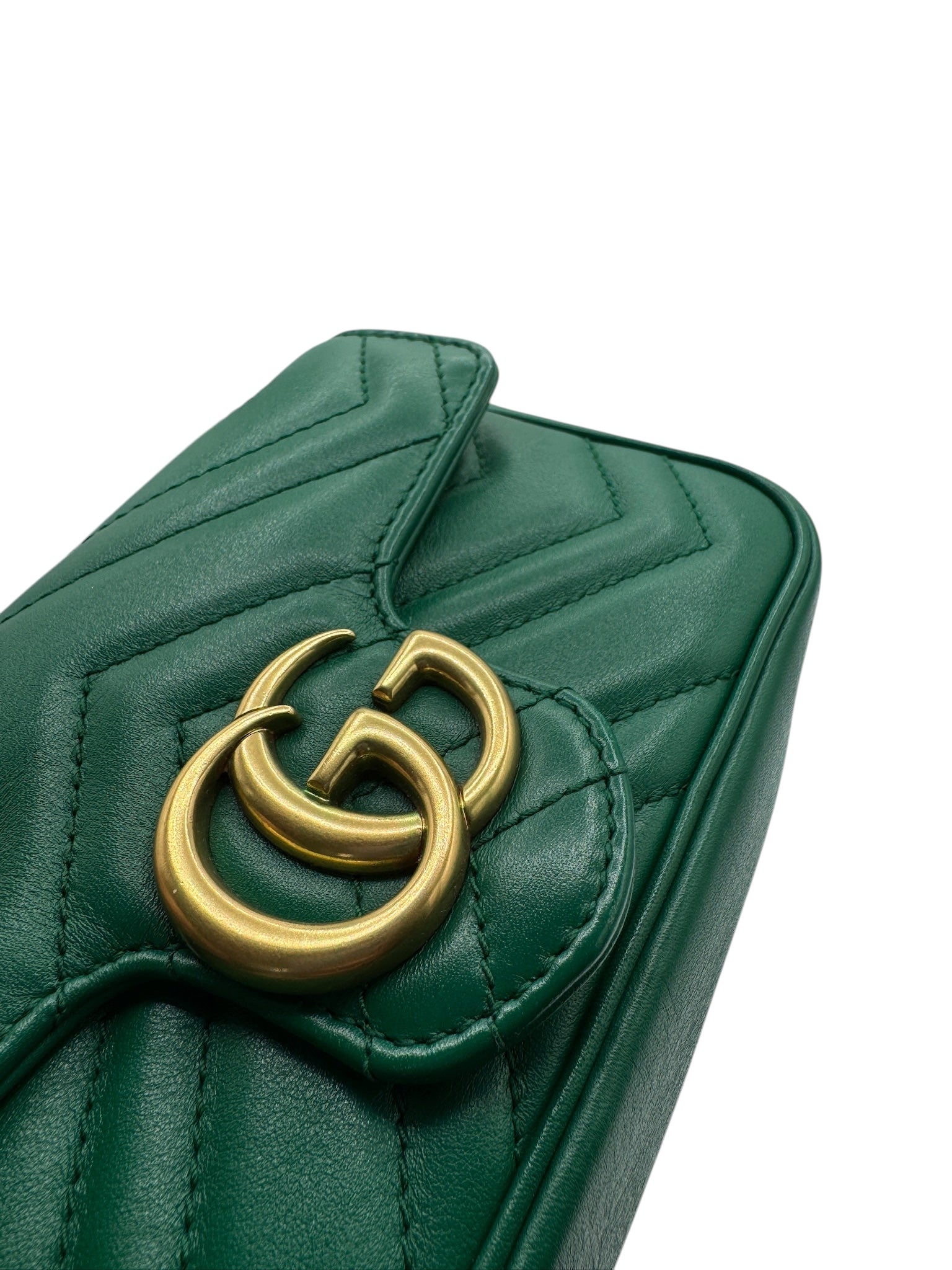 Bolso bandolera GG Marmont Super Mini Matelasse de piel de becerro verde de segunda mano