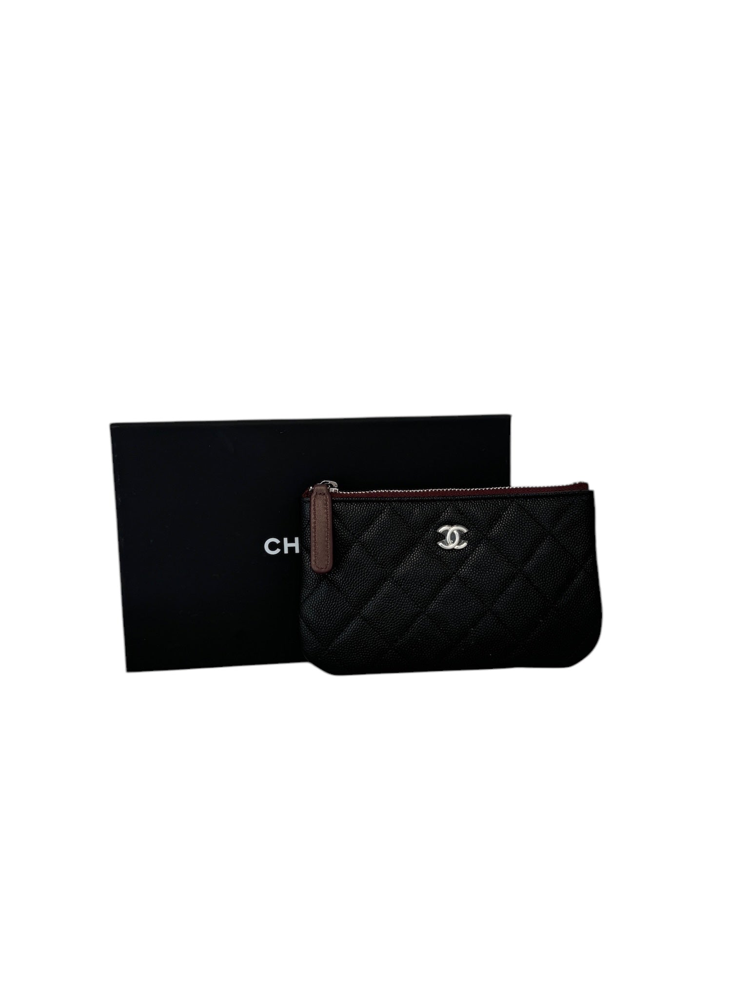 Estuche pequeño con cremallera clásico CC acolchado en color caviar negro de segunda mano