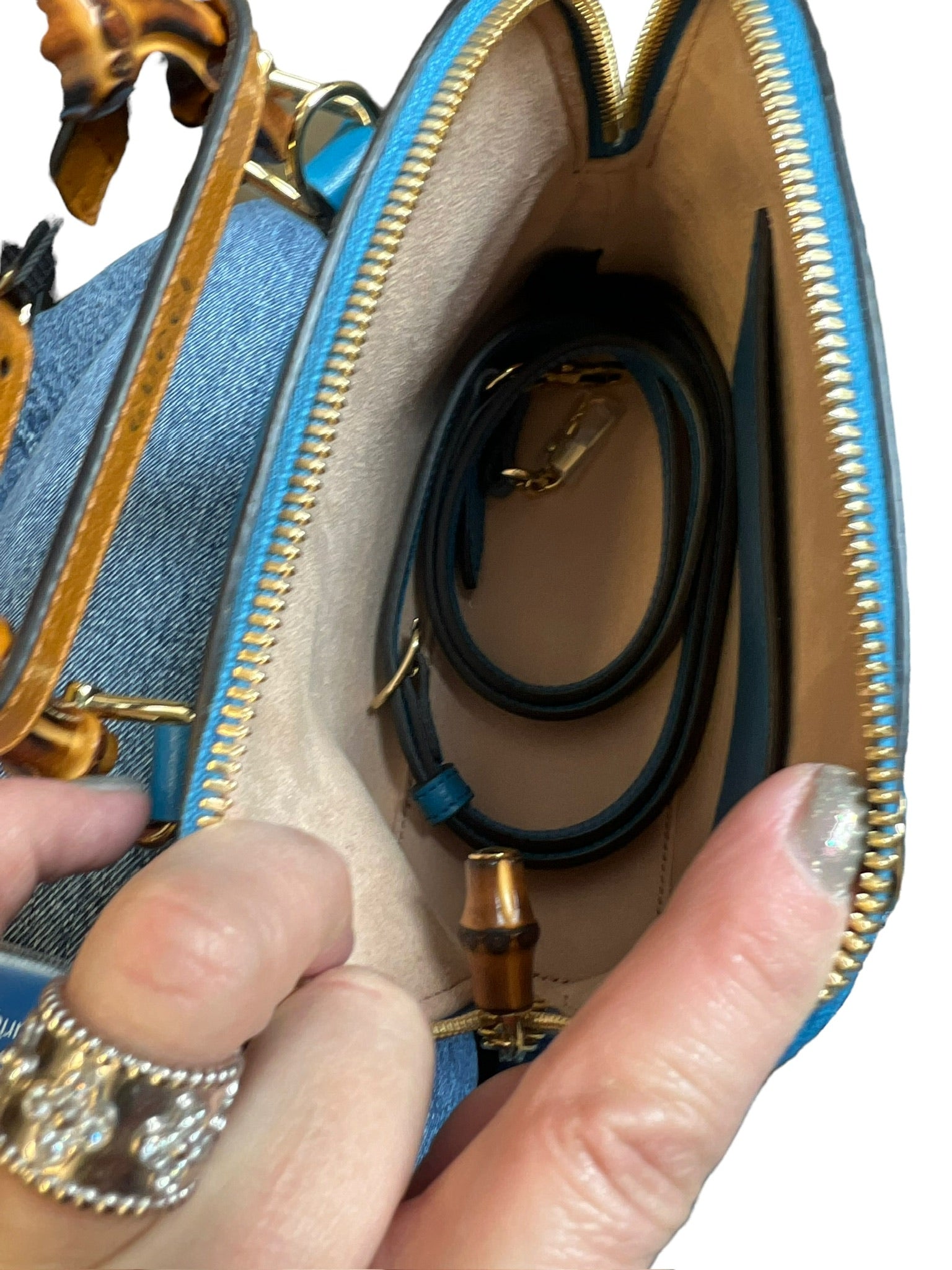 GUCCI - Bolso tote Diana Mini Bamboo Double G de piel azul
