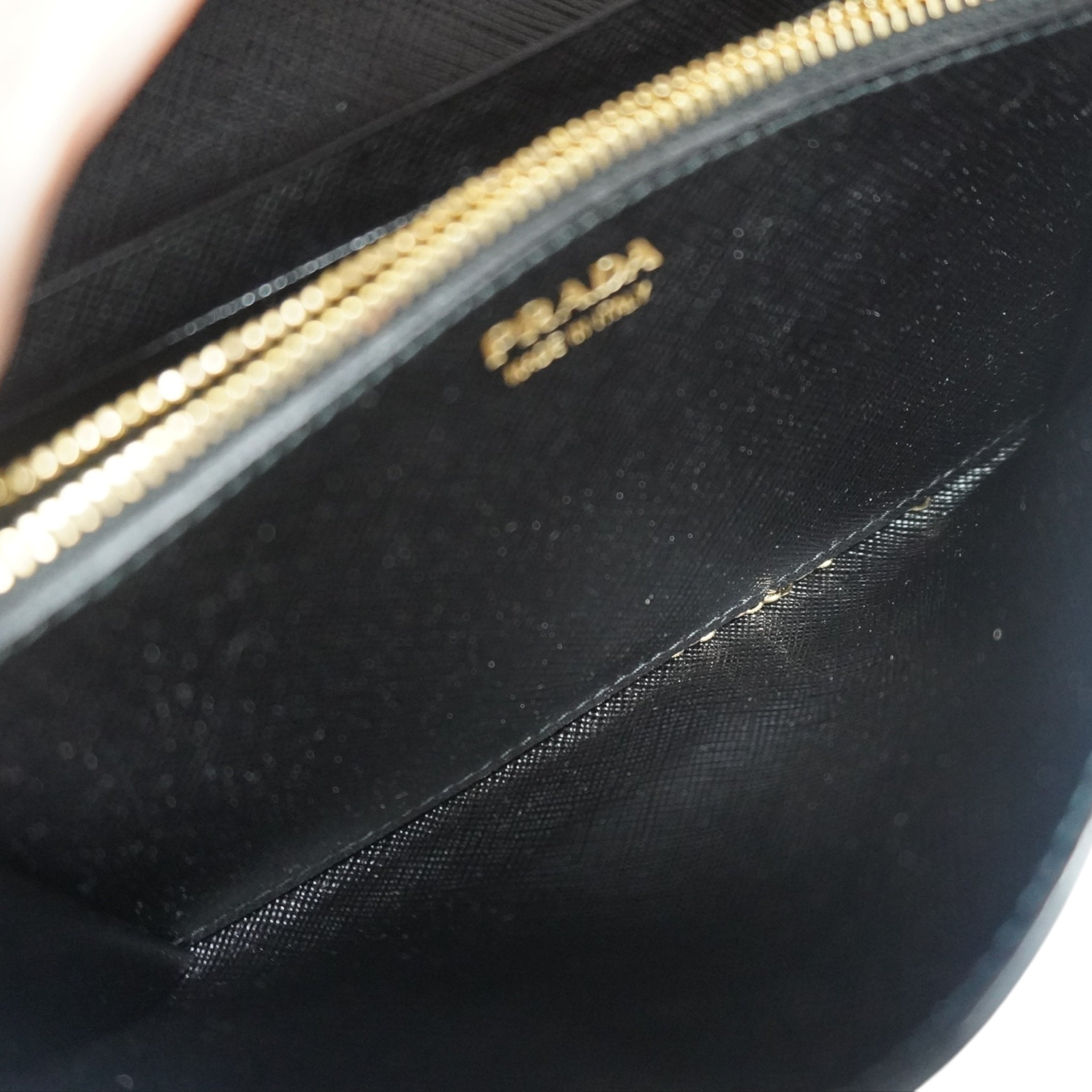 Cartera Vitello Move con sobre negro USADA