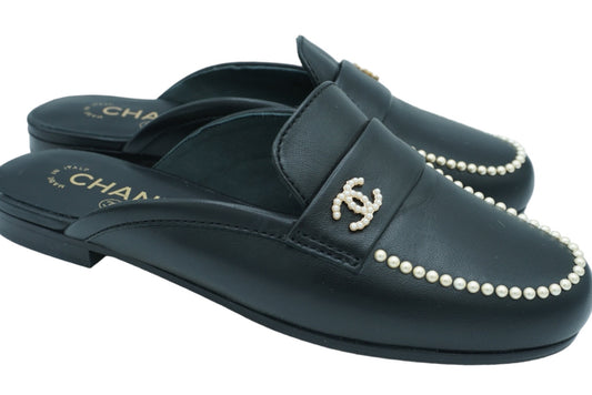CHANEL - Black Leather CC Pearl Embellished Flat Loafers 37
