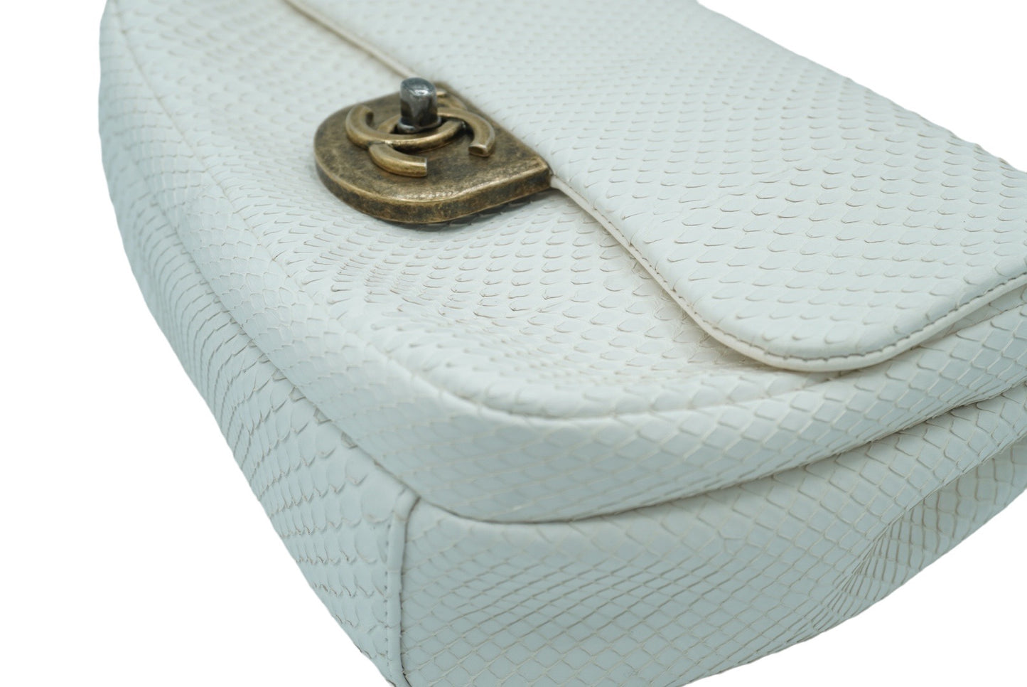 CHANEL - Bally Chain Quilted Shoulder Bag