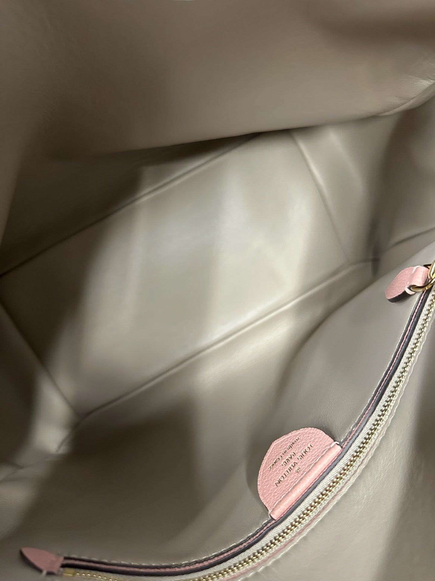 LOUIS VUITTON - Pink Taurillon Tournon Hobo