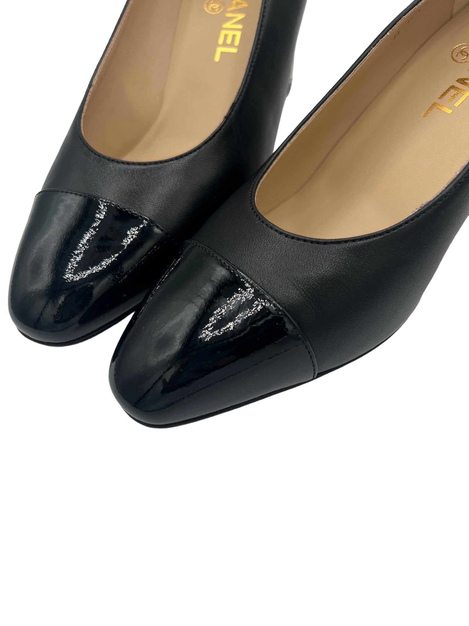 CHANEL - Zapatos de salón de piel de cordero color negro, talla 37 1/2