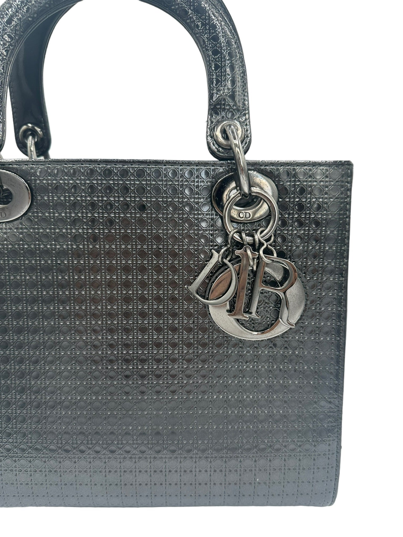 DIOR - Lady Dior de charol plateado mediano